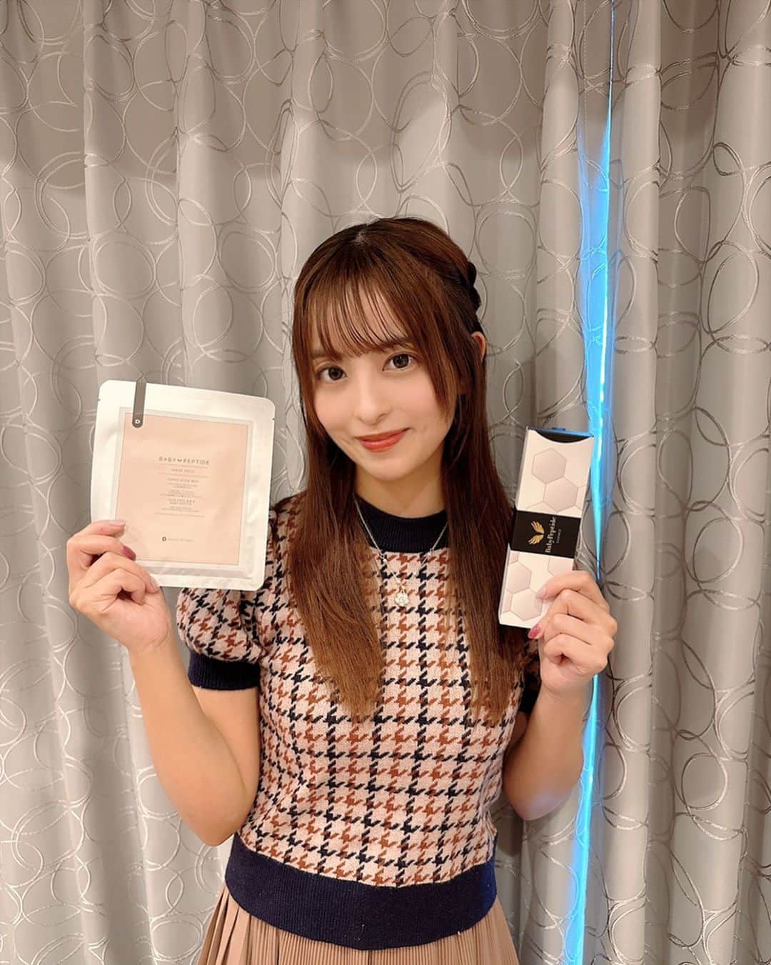 桜もこさんのインスタグラム写真 - (桜もこInstagram)「美容には関しては本当に厳しいかもなもなもこです🌸笑 油断すると本当に、、😣 それはさておき！ 最近、@babypeptide さんの ベビーペプチドを使ってるのですが、めっちゃ綺麗になったしお気に入りです☺️  セル活専用の培養液なんです✨ ずっと噂には聞いてたけど、気になって使ってみました🤍エイジングケアの中でも優秀なのでその凄さを堪能できます！  ①洗顔します ②パック→たっぷり美容成分が入っていて、普通のパックと違う感覚でお肌が喜んでいるのが分かります！ ③ ベビーペプチド→べたつかず、乾燥も感じず、表面に水分が溜まることなく、 スーとお肌に馴染みます！  さすが自信をもって勧められてるだけある！ 使い始めてから周りに「めっちゃ肌綺麗」って言われて勝手に喜んでる今日この頃です😭✨笑  https://doctorslab.jp/  #babypeptide #セル活#ベビーペプチド #美容#パック#洗顔#エイジングケア#美容ケア」10月4日 16時39分 - mokochan319
