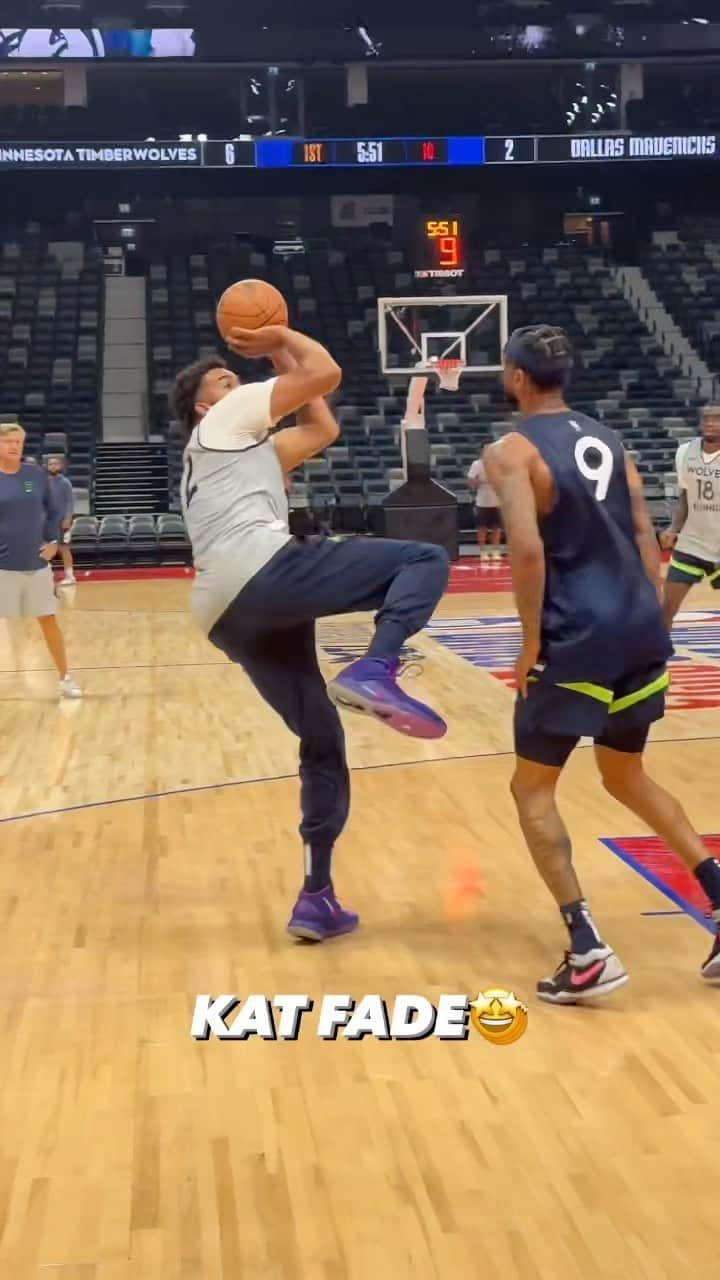 カール＝アンソニー・タウンズのインスタグラム：「This one-legged fade from @karltowns at the @timberwolves first practice at Etihad Arena was special 😮‍💨 #NBAinAbuDhabi」