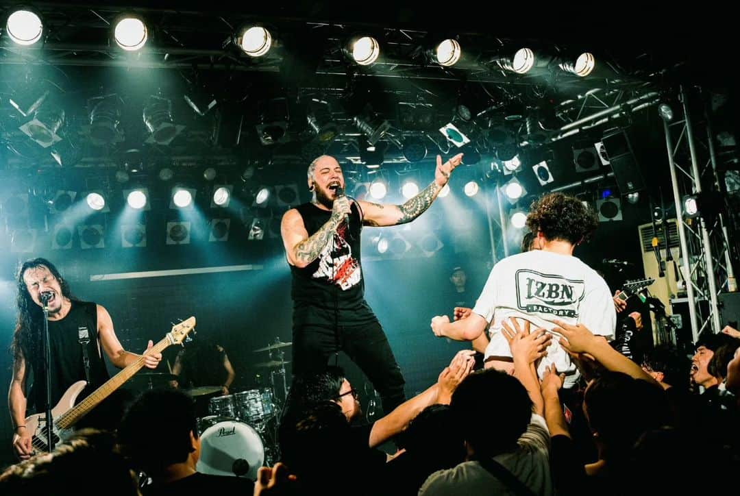 Crystal Lakeさんのインスタグラム写真 - (Crystal LakeInstagram)「It's been such a blessing to be back on tour. We appreciate you all for your continued love & support. Where would you like to see next?  #CrystalLake Ankh Western Japan Tpur 2023 w/ @noisemaker_official @crowsalive_jpn    ➡️ 10/04 (水)  大阪 GABU  10/05 (木)  名古屋 E.L.L  📷: @seijiro243」10月4日 16時52分 - crystallake777