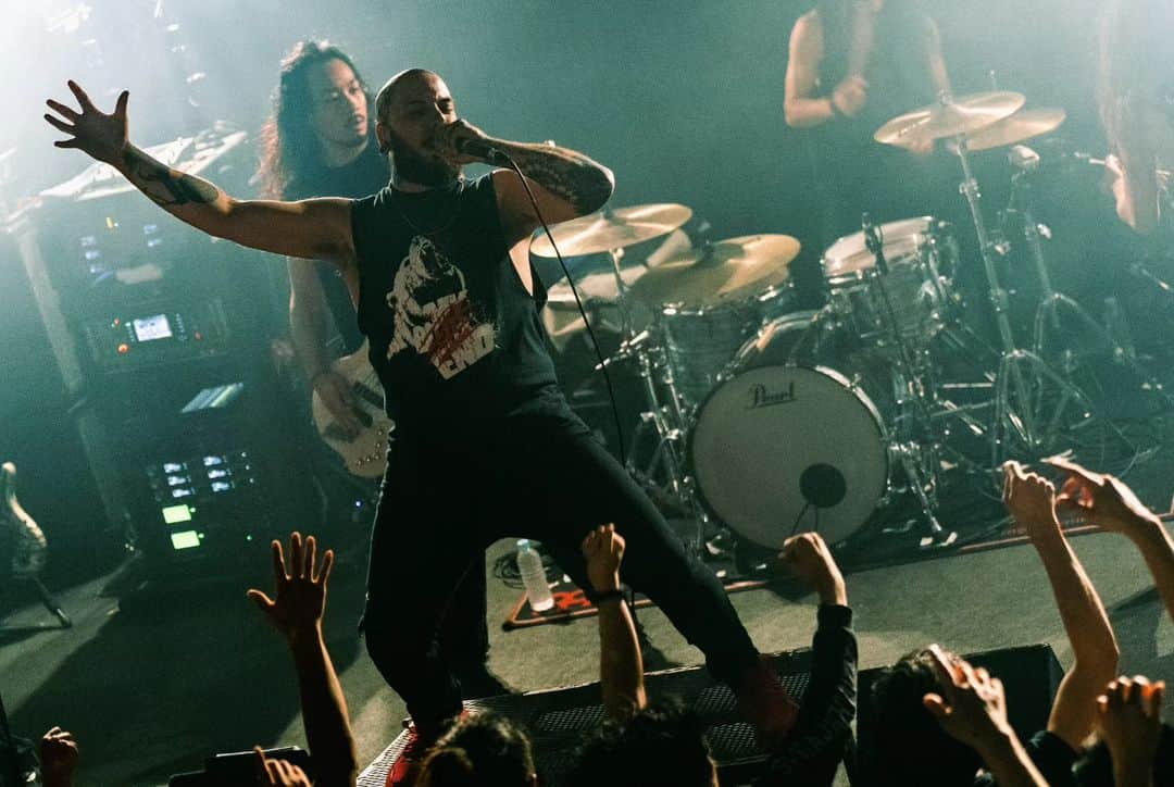 Crystal Lakeさんのインスタグラム写真 - (Crystal LakeInstagram)「It's been such a blessing to be back on tour. We appreciate you all for your continued love & support. Where would you like to see next?  #CrystalLake Ankh Western Japan Tpur 2023 w/ @noisemaker_official @crowsalive_jpn    ➡️ 10/04 (水)  大阪 GABU  10/05 (木)  名古屋 E.L.L  📷: @seijiro243」10月4日 16時52分 - crystallake777