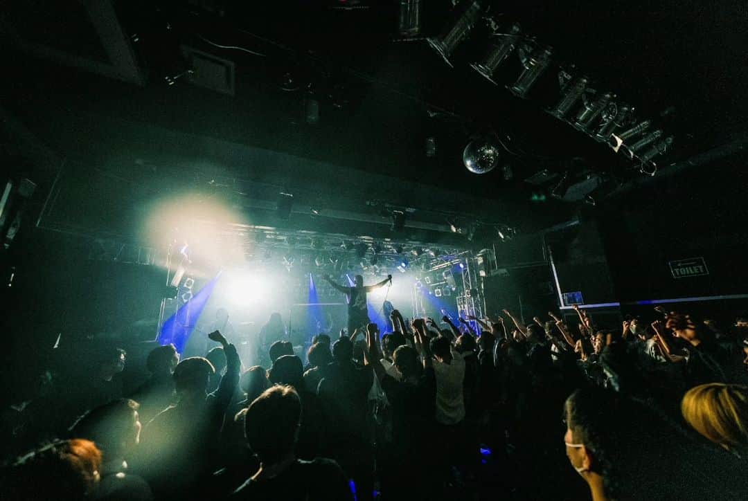 Crystal Lakeさんのインスタグラム写真 - (Crystal LakeInstagram)「It's been such a blessing to be back on tour. We appreciate you all for your continued love & support. Where would you like to see next?  #CrystalLake Ankh Western Japan Tpur 2023 w/ @noisemaker_official @crowsalive_jpn    ➡️ 10/04 (水)  大阪 GABU  10/05 (木)  名古屋 E.L.L  📷: @seijiro243」10月4日 16時52分 - crystallake777