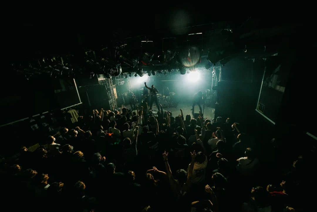 Crystal Lakeさんのインスタグラム写真 - (Crystal LakeInstagram)「It's been such a blessing to be back on tour. We appreciate you all for your continued love & support. Where would you like to see next?  #CrystalLake Ankh Western Japan Tpur 2023 w/ @noisemaker_official @crowsalive_jpn    ➡️ 10/04 (水)  大阪 GABU  10/05 (木)  名古屋 E.L.L  📷: @seijiro243」10月4日 16時52分 - crystallake777