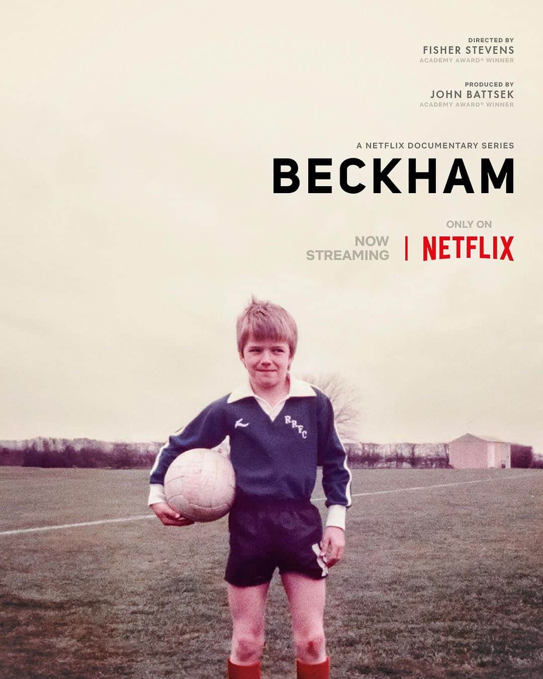 デビッド・ベッカムのインスタグラム：「Today is the day… #BECKHAM is now streaming on @netflix and I’m so excited for you to see it. I’m grateful to my family, friends, former teammates and everyone that has been part of my story. It’s been an incredible journey… I hope you enjoy watching ❤️🍿」