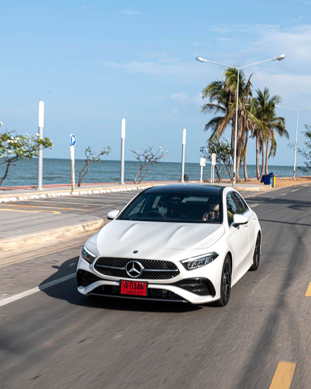 Mercedes-Benz Thailandのインスタグラム：「🍃🏞️ Weekend นี้ได้เวลาออกไปเติมพลังใจและสนุกอย่างเต็มที่กับ Mercedes-Benz A 200 AMG Dynamic ด้วยดีไซน์ที่ปราดเปรียว คล่องตัว ทำให้เดินทางได้อย่างสะดวกสบาย มาพร้อมกับดีไซน์ภายนอกที่ชวนหลงใหลตั้งแต่แรกเห็นกับกระจังหน้าใหม่ล่าสุด Star pattern radiator grille และ LED High Performance ไฟหน้าอัจฉริยะที่ทำให้ทุกการเดินทางเป็นเรื่องสบายๆ มาพร้อมกับภายในที่กว้างขวางและเทคโนโลยีอัจฉริยะ MBUX7 รุ่นใหม่ล่าสุดให้คุณเพลิดเพลินได้ทุกการเดินทาง  *อุปกรณ์บางส่วนในภาพอาจแตกต่างจากที่จำหน่ายจริง โปรดตรวจสอบรายการอุปกรณ์ของรถยนต์แต่ละรุ่นที่ผู้จำหน่ายฯ อย่างเป็นทางการทั่วประเทศ​​  #AClass #MercedesBenz #MercedesBenzThailand」