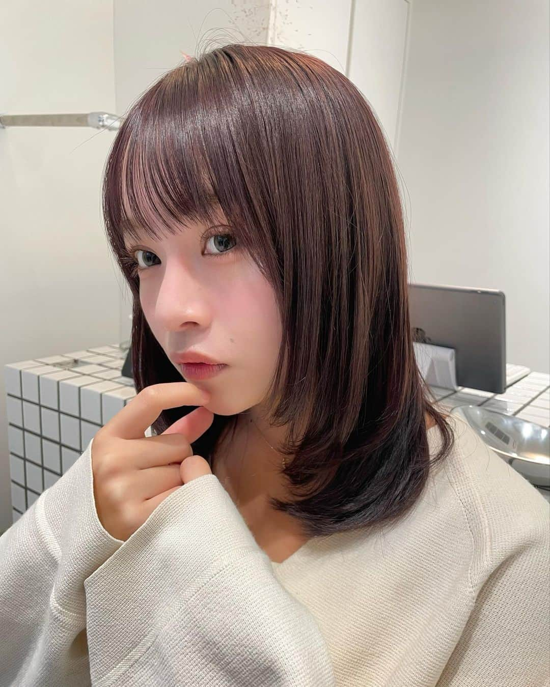 大嶋みくのインスタグラム：「顔まわり完成してきた〜🤍  いつも自己肯定感上げてくれてありがとうございます🌼」