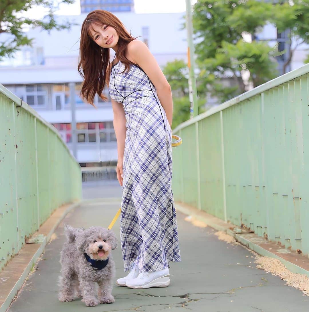 愛月颯花のインスタグラム：「最近になってワンピースをまともに 見出しました。笑笑  画像はワンピース着てるから これにしました。笑」