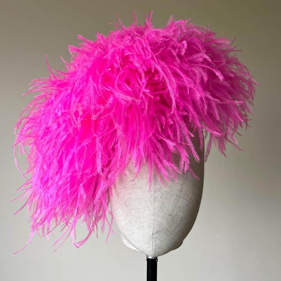 ピアーズアトキンソンさんのインスタグラム写真 - (ピアーズアトキンソンInstagram)「💖✨Three #pink commissions are ready to send out this week! A lovely coincidence that has brightened up the studio!! #fuchsia #baby #bubblegum🛍️」10月4日 17時23分 - piersatkinson