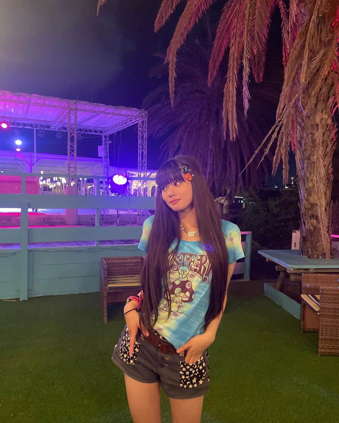 原田都愛さんのインスタグラム写真 - (原田都愛Instagram)「Today's clot🌺 沖縄で撮影した時のコーディネート！ ヘアピンが可愛いくてつけたかったから、このコーデを考えた！笑笑 #hysteric  #hystericglamour」10月4日 17時24分 - girls2_toa_official