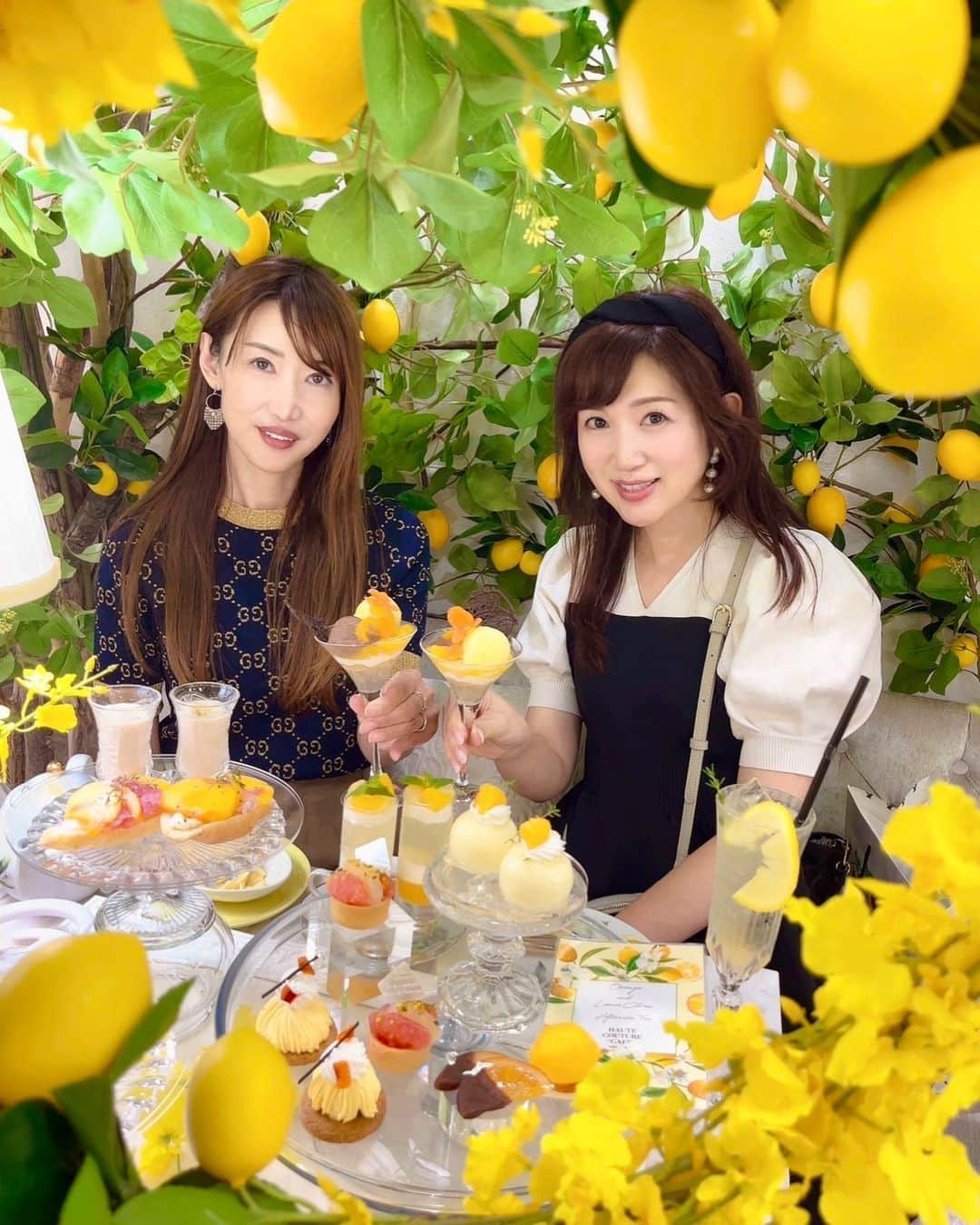 渋谷恭子のインスタグラム：「10/4、今日からスタートした @hautecouturecafe_official の Orange and Lemon Citrus Afternoon Tea  美羽 @miwa_sommelier さんと一緒に行ってきたよ😊  前回のとはまた違った良さがあった🧡  続きはまた後日postします✨  #オートクチュールカフェ #オートクチュールカフェ表参道 #表参道カフェ #表参道 #アフターヌーンティー #アフヌン #ヌン活」