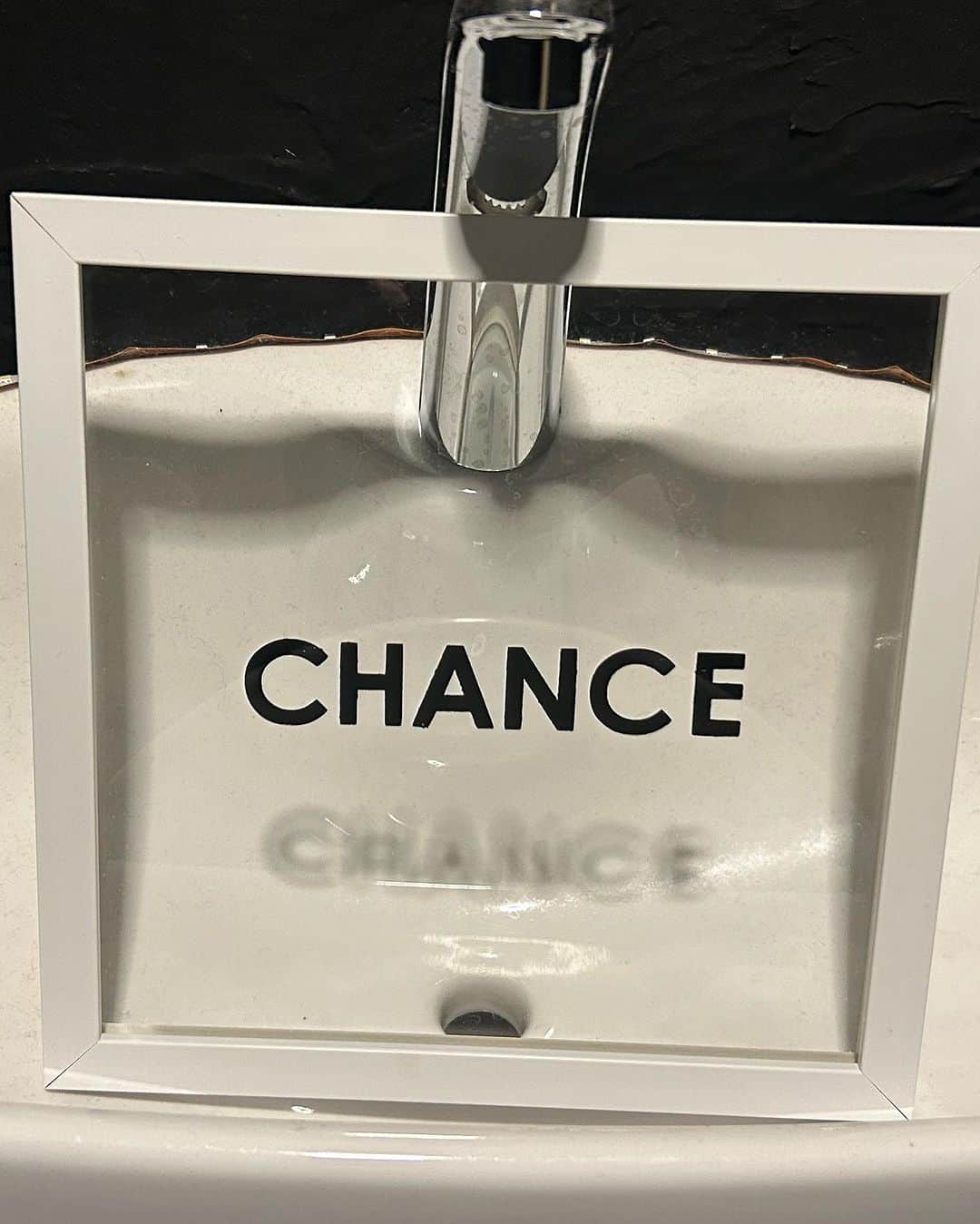 うえたけのインスタグラム：「CHANELかと思ったらCHANCEだった‼️ 今後チャンス到来の兆しか‼️  #ジャックアンドローズ」