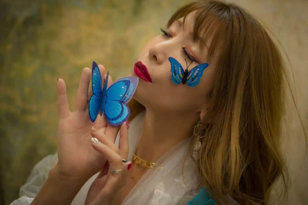 Mari Shimizuさんのインスタグラム写真 - (Mari ShimizuInstagram)「幸せの青い蝶。 幸福を運んでくる神の化身らしいです、  そんな幸運を運ぶ蝶なら会ってみたいですね😊 博物館でしかみたことない(笑)(笑)😂←現実的(笑)」10月4日 17時38分 - magohinyon