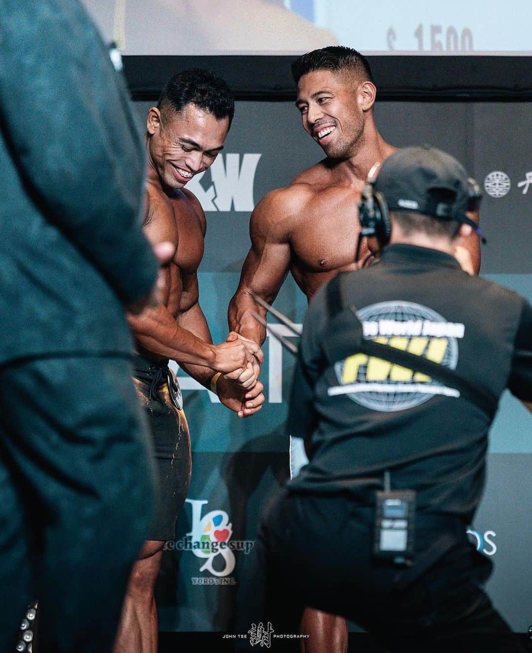 Kanekin Fitnessのインスタグラム：「30 days until the ⭕️. Good luck @joven_sagabain I know you’ll kickass🔥   I’m gonna put in the work to beat you next time😉 また戦おう！  Thanks for the great shot 😄📸@johntsephotography」