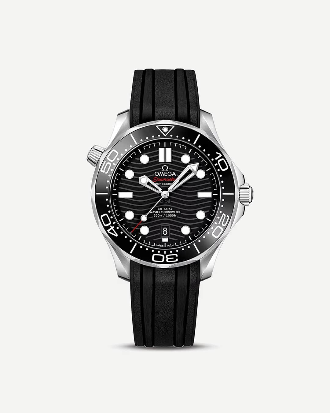 オメガのインスタグラム：「Léon Marchand’s timepiece: the 42 mm Seamaster Diver 300M in stainless steel, with a wavy black ceramic dial, and a black ceramic bezel with white enamel diving scale.  Discover the watch via link in bio.  #OMEGA #Seamaster @leon.marchand31」