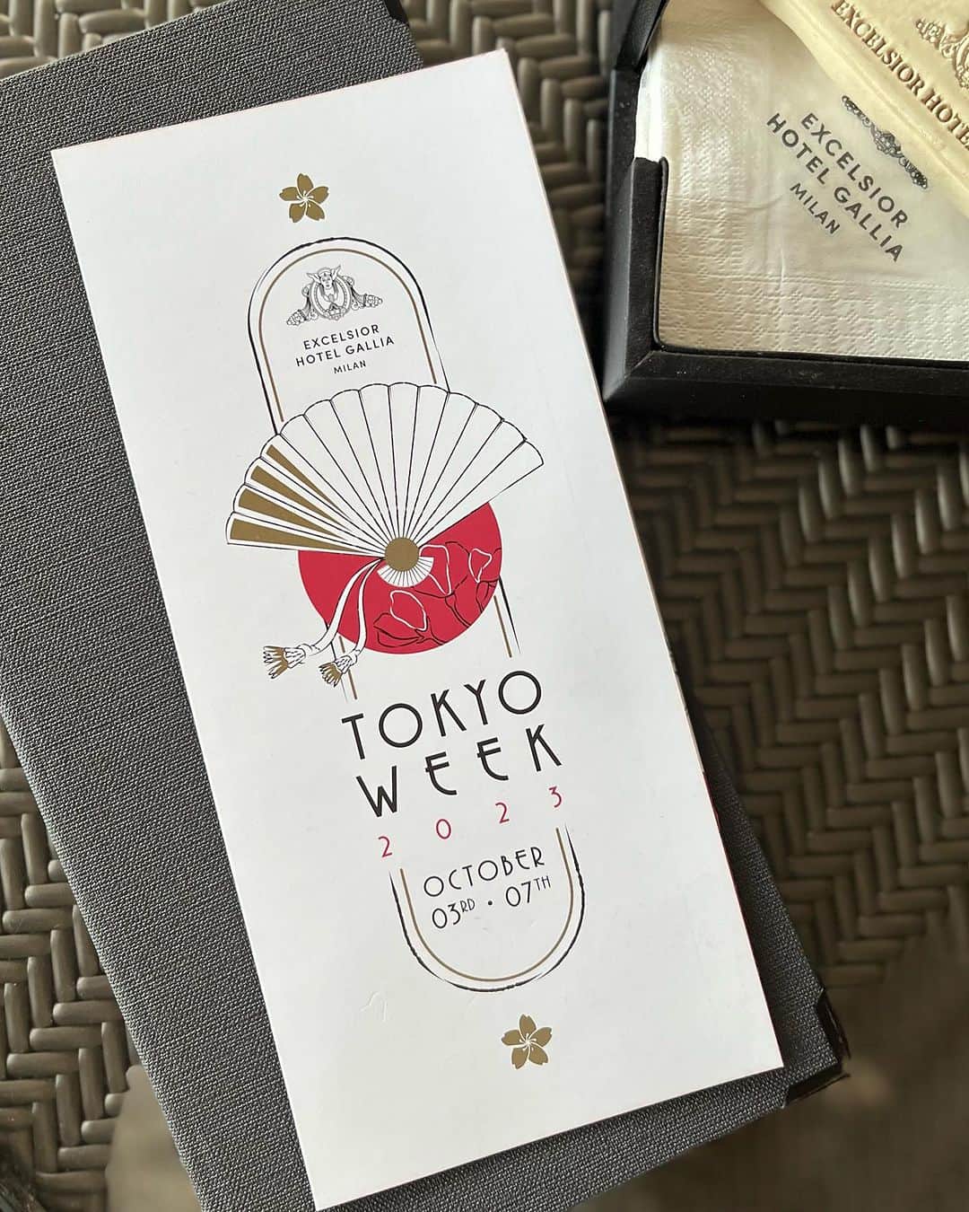ザ・プリンスギャラリー 東京紀尾井町さんのインスタグラム写真 - (ザ・プリンスギャラリー 東京紀尾井町Instagram)「【TOKYO WEEK 2023 in MILAN】  東京とミラノの架け橋となる特別なイベントの初日を迎えました。舞台は、当ホテルと同じくラグジュアリーコレクションに加盟する「エクセルシオールホテル・ガリア @excelsiorhotelgallia 」のメインダイニング ”Terrazza Gallia”。  この日のために、当ホテルの料理長 髙橋賢と寿司シェフ山田哲也がエクセルシオールホテル・ガリアのエグゼクティブシェフVincenzoとAntonioのLebano兄弟率いるキッチンチームと真心を込めて準備した和食メニューの数々を披露。  ミラノ中央駅を望む美しきテラス・レストランに訪れた多くのお客さまを魅了しました。 お越しいただきましたゲストの皆さまに感謝申し上げます。Grazie Mille!!  The first day of this special event bridging Tokyo and Milan.The stage was set for the first day of the event at the Excelsior Hotel Gallia@excelsiorhotelgallia, a member of the Luxury Collection as well as our hotel.  For this occasion, our hotel's Executive chef, Ken Takahashi, and sushi head chef Tetsuya Yamada, presented a variety of Japanese dishes prepared with sincerity by the kitchen team led by Excelsior Hotel Gallia's executive chefs,Vincenzo and Antonio Lebano brothers.  The beautiful terrace restaurant overlooking Milan's central railway station was a delight for the many guests who came to enjoy the event. We would like to thank all our guests for coming.  Grazie Mille!  Share your own images with us by tagging @princegallerytokyokioicho  ————————————————————— #theluxurycollection #princehotels #tokyohotel #marriottbonvoy #theprincegallerytokyokioicho #tokyohotelstay #tokyoweek #japanesefood #milan #excelsiorhotelgallia #ザプリンスギャラリー東京紀尾井町 #東京ホテル #イタリア #ミラノ #東京ウィーク #和食」10月4日 18時31分 - princegallerytokyokioicho