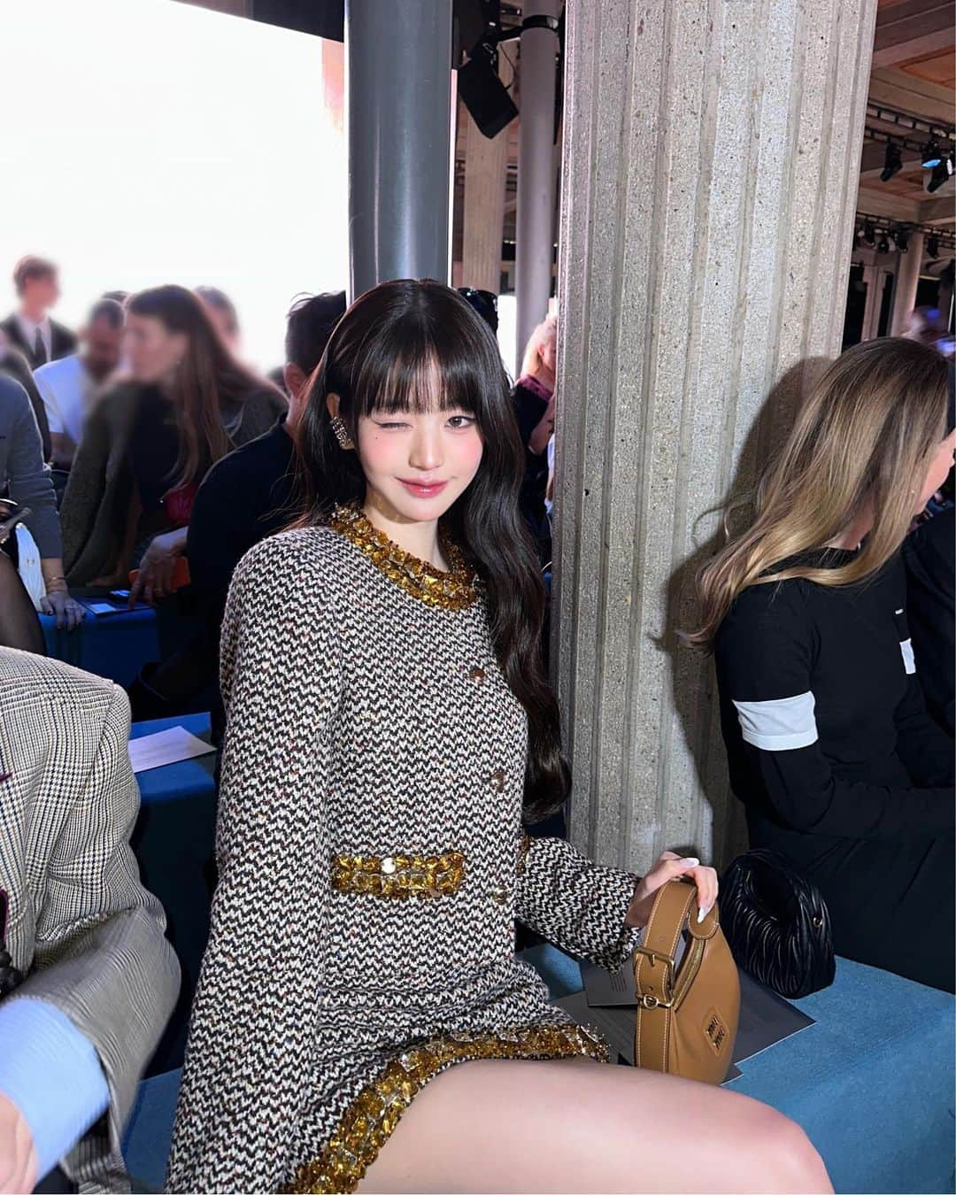 チャン・ウォニョンさんのインスタグラム写真 - (チャン・ウォニョンInstagram)「Attending the MiuMiu Show with my new bang🖤Loved all the looks, the walks and PARIS as always🐈‍⬛💋Thanks for the great time, Bravo @miumiu🤍  #MiuMiuSS24 #MiuMiu」10月4日 18時31分 - for_everyoung10