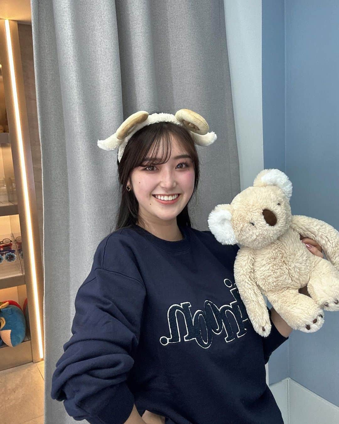 リサのインスタグラム：「韓国のプリクラ照明が良い、、🌟  #韓国プリクラ」