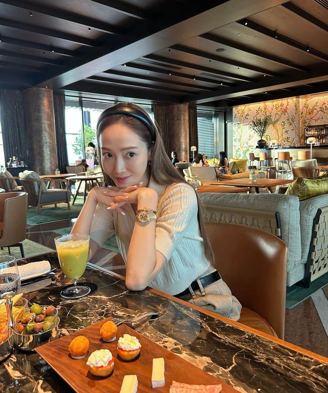 ジェシカ のインスタグラム：「Aperitivo🍵🍃💚 - #BulgariIlRistoranteNikoRomitoTokyo  @bulgarihotels」