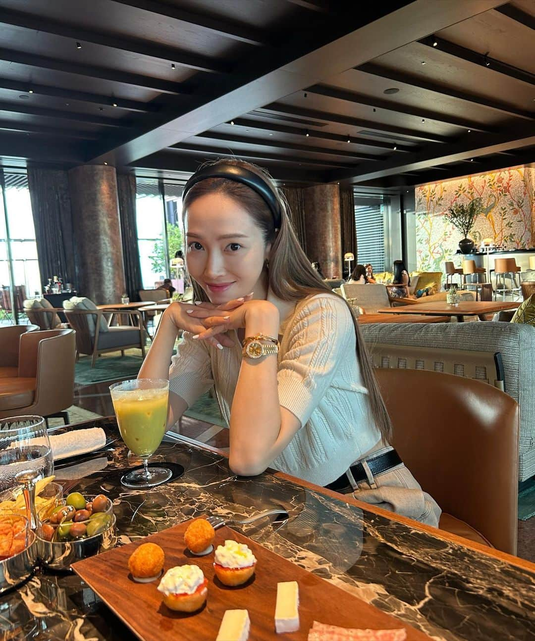 ジェシカ さんのインスタグラム写真 - (ジェシカ Instagram)「Aperitivo🍵🍃💚 - #BulgariIlRistoranteNikoRomitoTokyo  @bulgarihotels」10月4日 18時35分 - jessica.syj