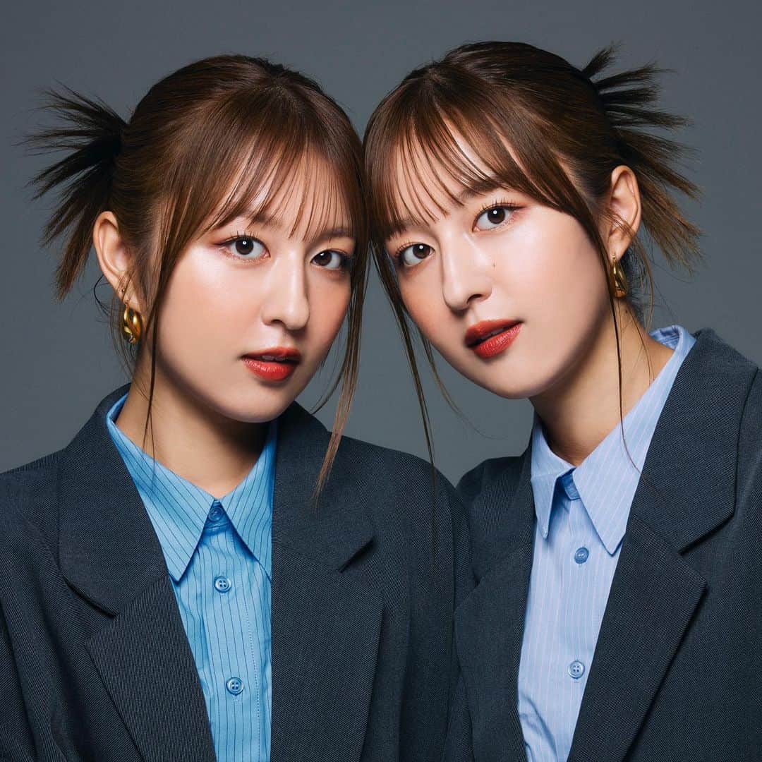 飯岡拓也のインスタグラム：「りかりこさんのOOO Entertainment 所属に伴い、新しい宣材写真を撮影させて頂きました📸  Model @ichirika_62 @riko_ichino Hairmake @make.urper Photographer @takuyaiioka  . #双子 #りかりこ #twins #宣材撮影」