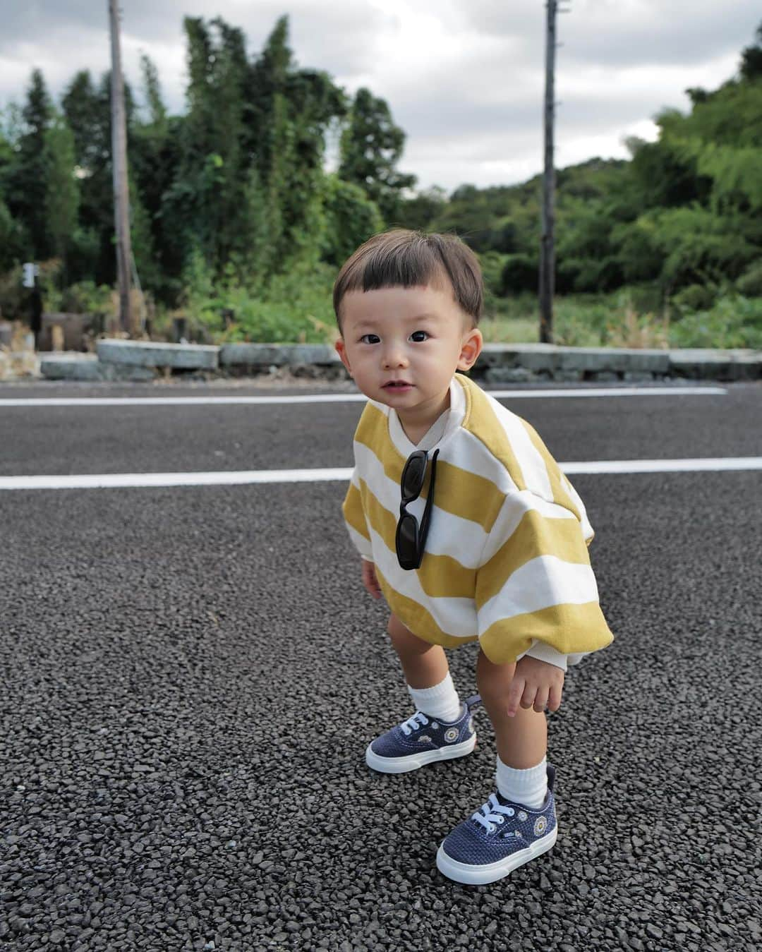 徳永 美乃里さんのインスタグラム写真 - (徳永 美乃里Instagram)「様々な虎さんをお届け👦🏻🌵 洋服も2枚目にタグ付け🏷してます🫰🏻♡  papaの趣味活動に同行する様子が なんだかしっくりくる後ろ姿😂💗」10月4日 18時46分 - tokunaga_minori