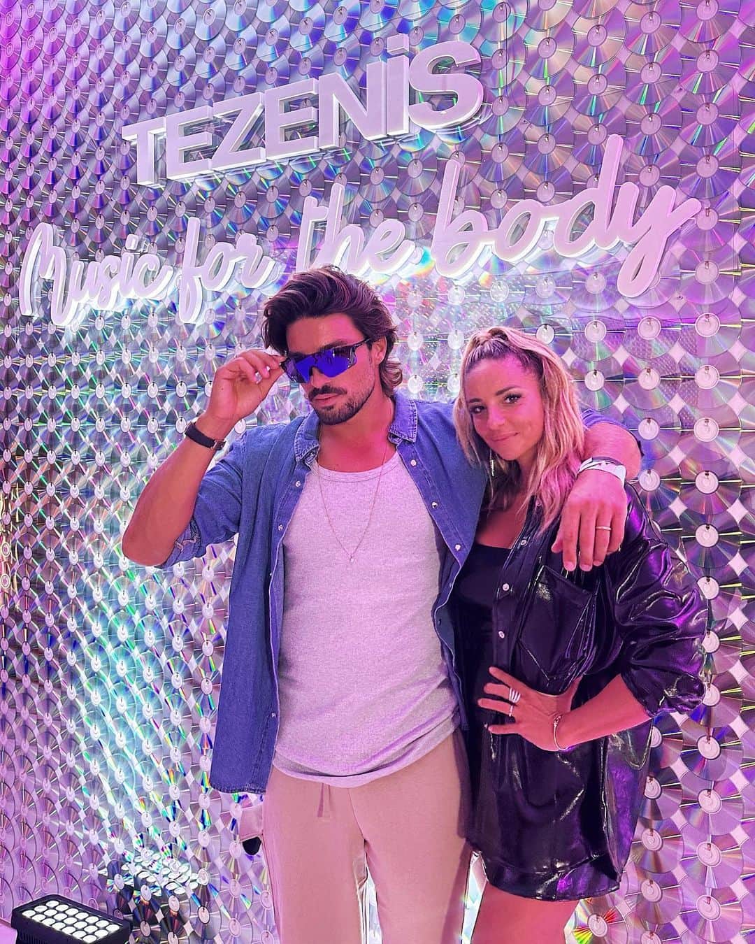 Mariano Di Vaioさんのインスタグラム写真 - (Mariano Di VaioInstagram)「Still summer in Ibiza 🏝️ Time to celebrate @tezenisofficial  What a great show 💥  #tezenis20 #ohmy20s Ad」10月4日 18時58分 - marianodivaio