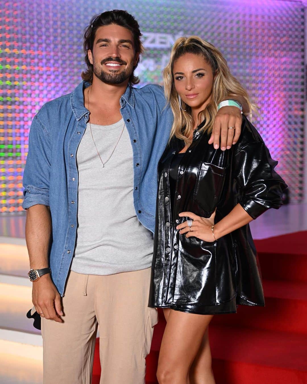 Mariano Di Vaioのインスタグラム：「Still summer in Ibiza 🏝️ Time to celebrate @tezenisofficial  What a great show 💥  #tezenis20 #ohmy20s Ad」