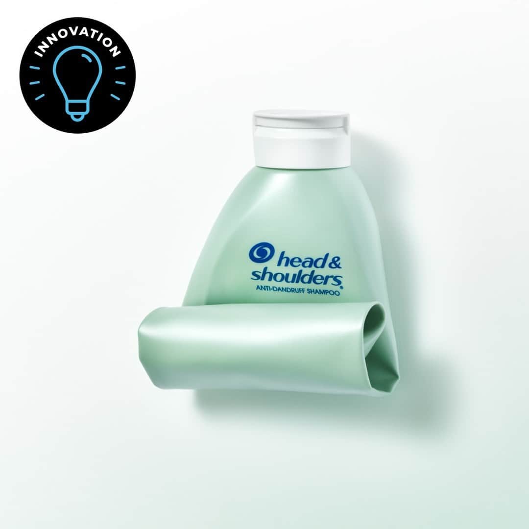 P&G（Procter & Gamble）さんのインスタグラム写真 - (P&G（Procter & Gamble）Instagram)「#DYK “Head & Shoulders” was originally the code name for our secret project to create a superior anti-dandruff shampoo? 🤔 The code name reflected the product benefits so well that it was ultimately decided to be the new brand’s formal name. #PGHeritage   This year @HeadAndShoulders debuted its BARE line of products that get the dandruff protection job done with the bare minimum. ✅ Its ingredient list is just nine items long and each is explained on the front of the package. ✅ The recyclable package is made with the bare minimum, too. With less plastic, the bottle rolls up for one last drop.💧   Learn more about Head & Shoulders BARE in the link in bio.」10月4日 19時00分 - proctergamble