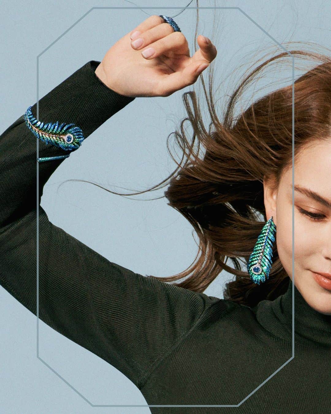ブシュロンのインスタグラム：「Like Hannah Quinlivan, let yourself be carried away by the new Plume de Paon collection. Lightness suits you so well. ⁣ ⁣ #PlumedePaon⁣ #SpreadYourWings」