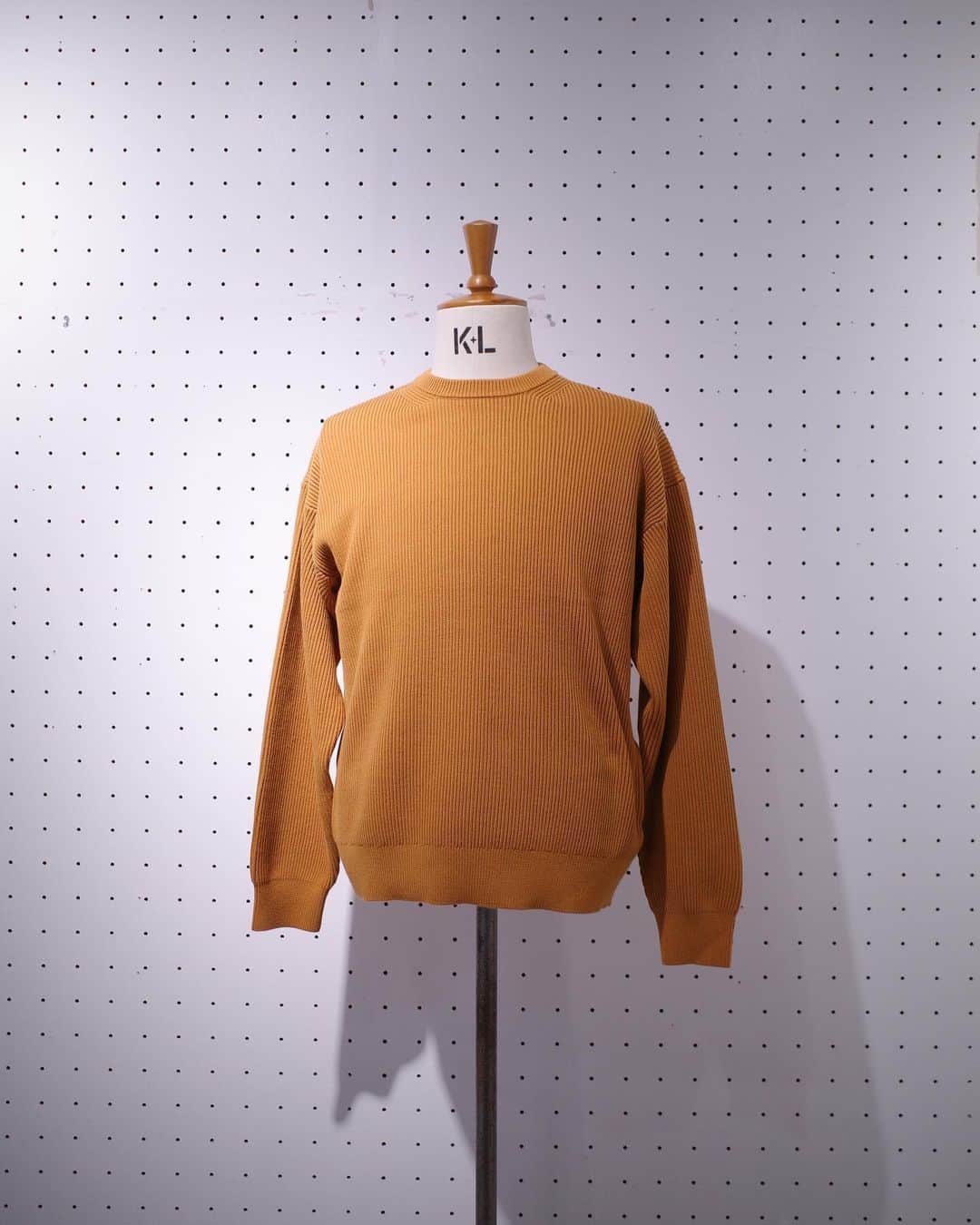 JOURNAL STANDARD 表参道のインスタグラム：「【 J.S.HOMESTEAD 】  @js_homestead  ⁡ ---------------------------------------- ⁡ ▶︎TWSIT RIB COTTON CREW KNIT ¥15,400- tax included [No,23080470184030]  -----  #journalstandard#ジャーナルスタンダード  #harajuku#omotesando#mensfashion#mens#styling#coordinate#streetwear#23aw#unisexfashion#原宿#表参道  #jshomestead」