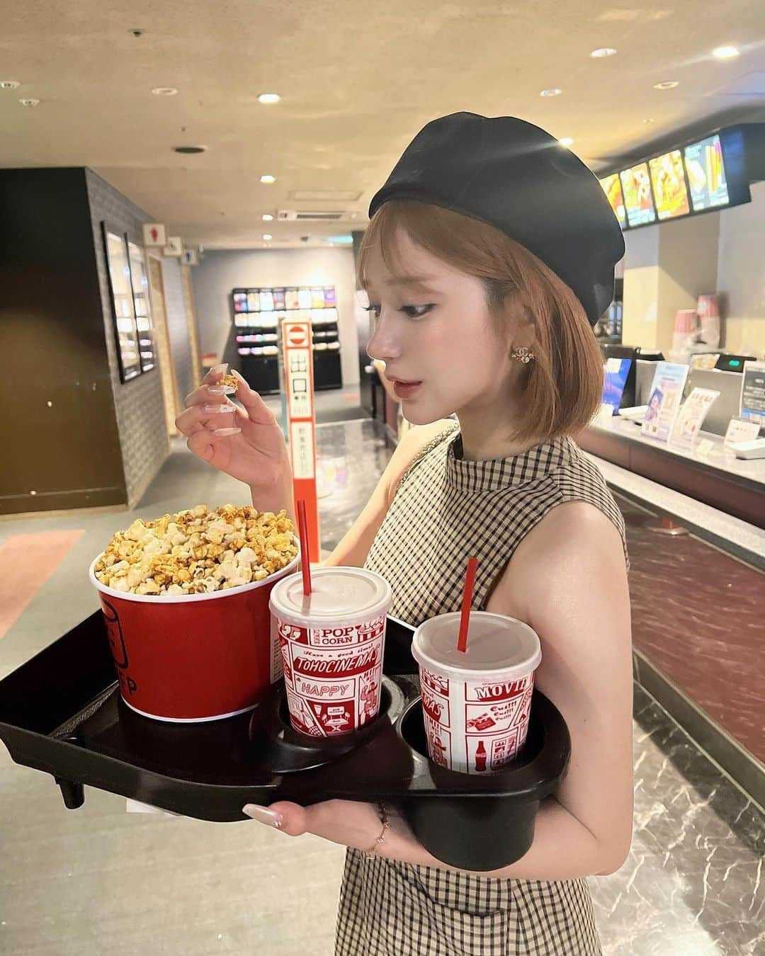 SHIZUさんのインスタグラム写真 - (SHIZUInstagram)「この前久々に映画見に行った🎞️ キングダム2だと思ったら3だったよ🫠 2まだ見てない🫠🫠」10月4日 19時01分 - sh_11_zu