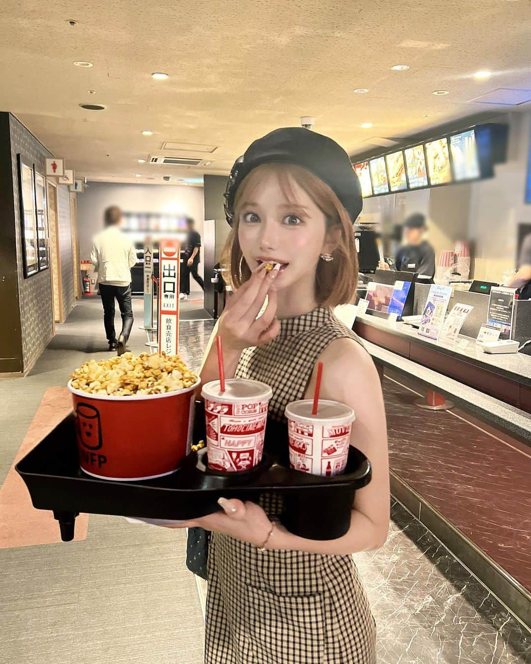 SHIZUさんのインスタグラム写真 - (SHIZUInstagram)「この前久々に映画見に行った🎞️ キングダム2だと思ったら3だったよ🫠 2まだ見てない🫠🫠」10月4日 19時01分 - sh_11_zu