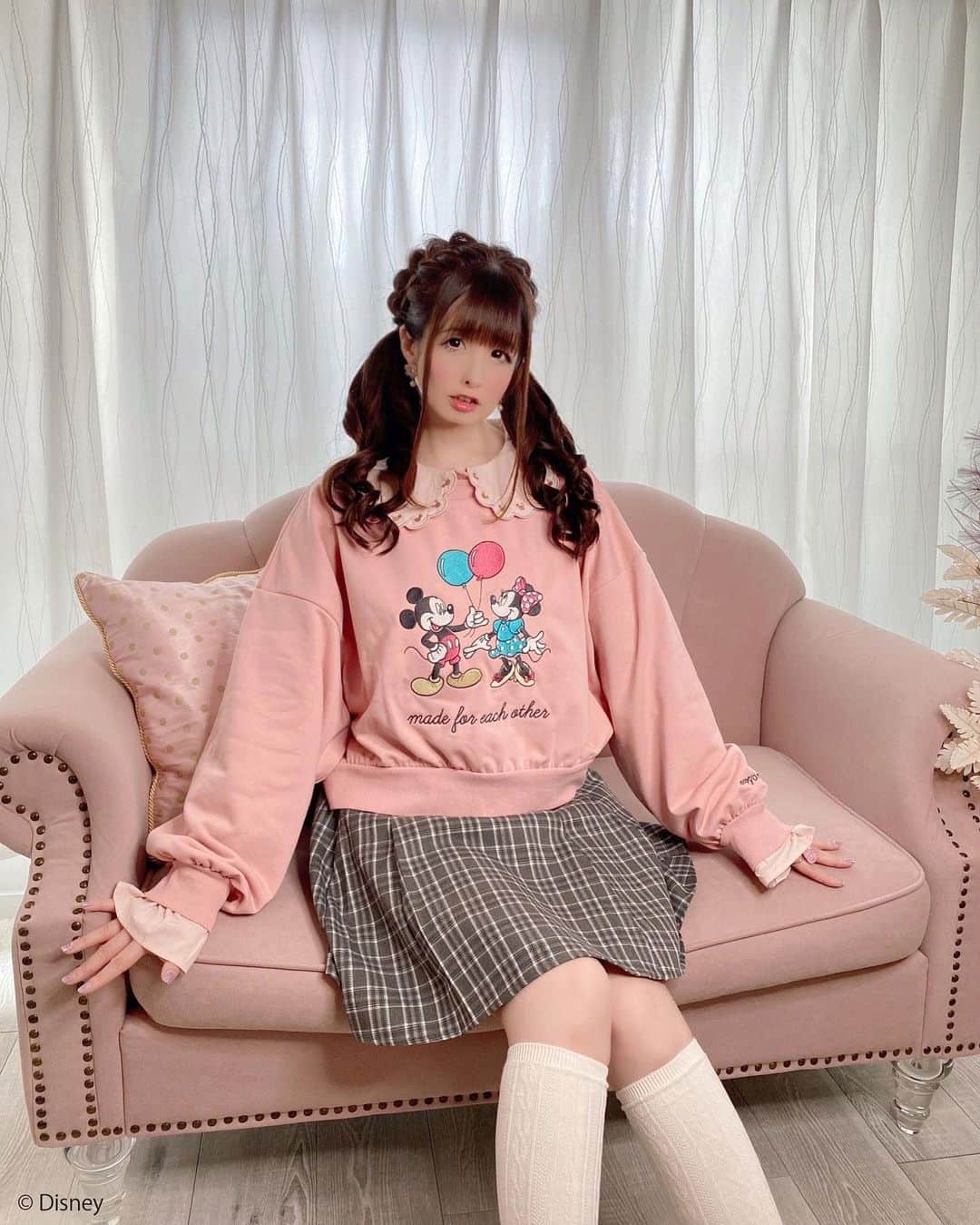 伊藤芽衣のインスタグラム：「Kawaii☆Stars ♡Disney Collection♡ ⁡ オーバーサイズのスウェットを ふんわり着るのがかわいい♡ ⁡ イベントは10月9日まで♡ お見逃しなく！ ⁡ ▼通販 https://www.laforetharajuku.com/ ⁡ #カワスタ　#ラフォーレ原宿 #disney #ミッキーマウス #ミニーマウス」