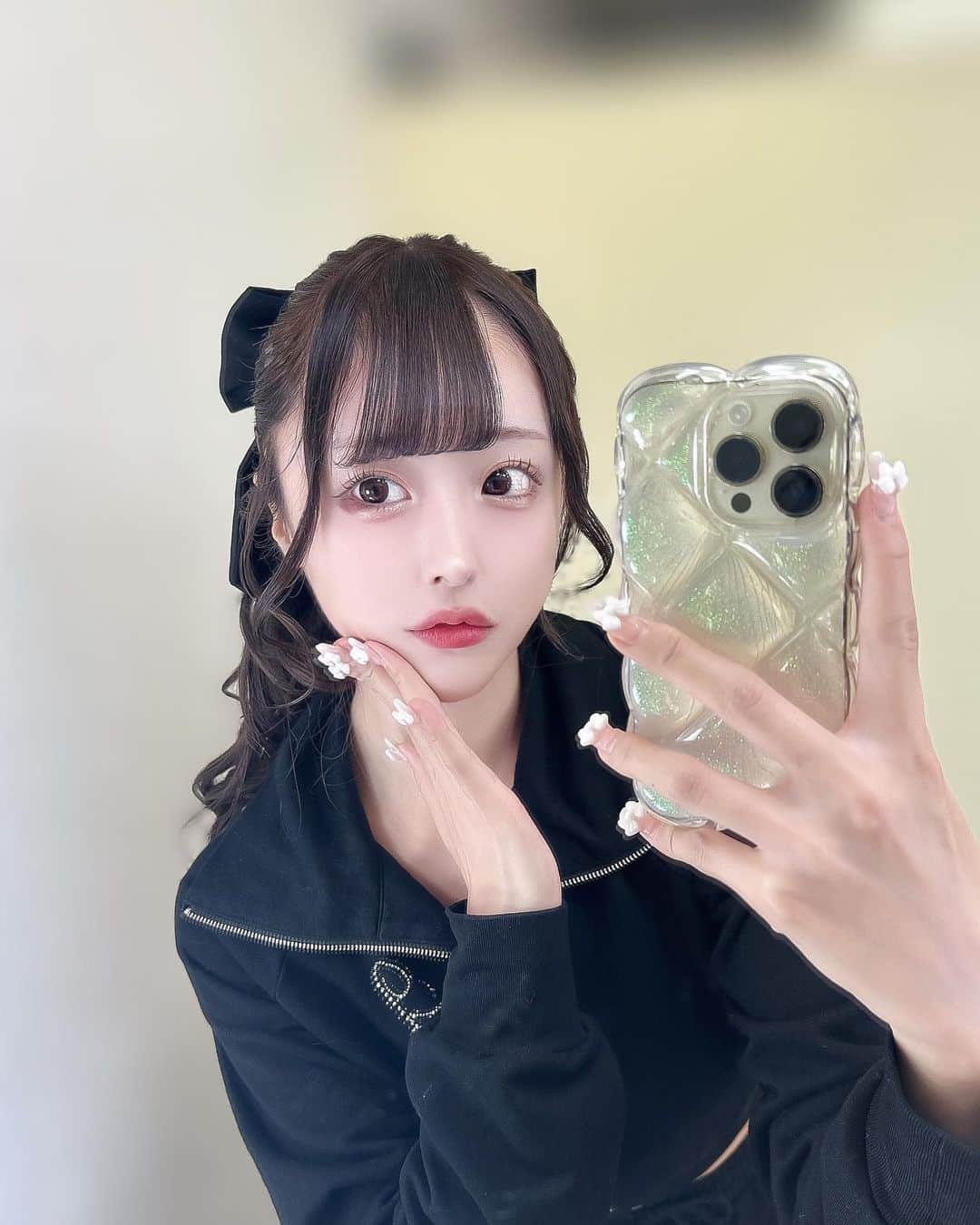 神楽ひなこさんのインスタグラム写真 - (神楽ひなこInstagram)「🐈‍⬛🖤」10月4日 19時07分 - hinako_kagura