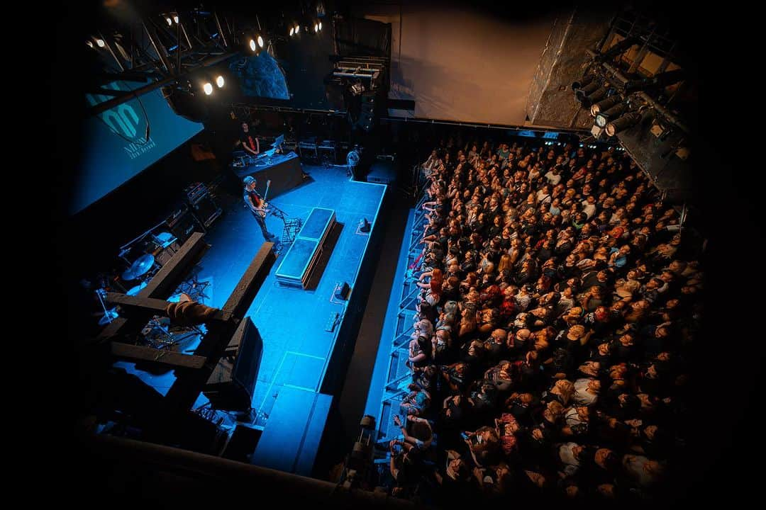 MIYAVI（石原貴雅）さんのインスタグラム写真 - (MIYAVI（石原貴雅）Instagram)「Thank you, London! 🇬🇧  We're overjoyed to have seen the floor packed with the faces of our incredible fans. We hope the energy and love were mutual!  Next and FINAL stop: #Milan, Italy 🌟  We’re finally here. Tonight, we’ll have a greatest night together 🔥🙌✨  Photo by: @ix.dan.video」10月4日 19時10分 - miyavi_staff