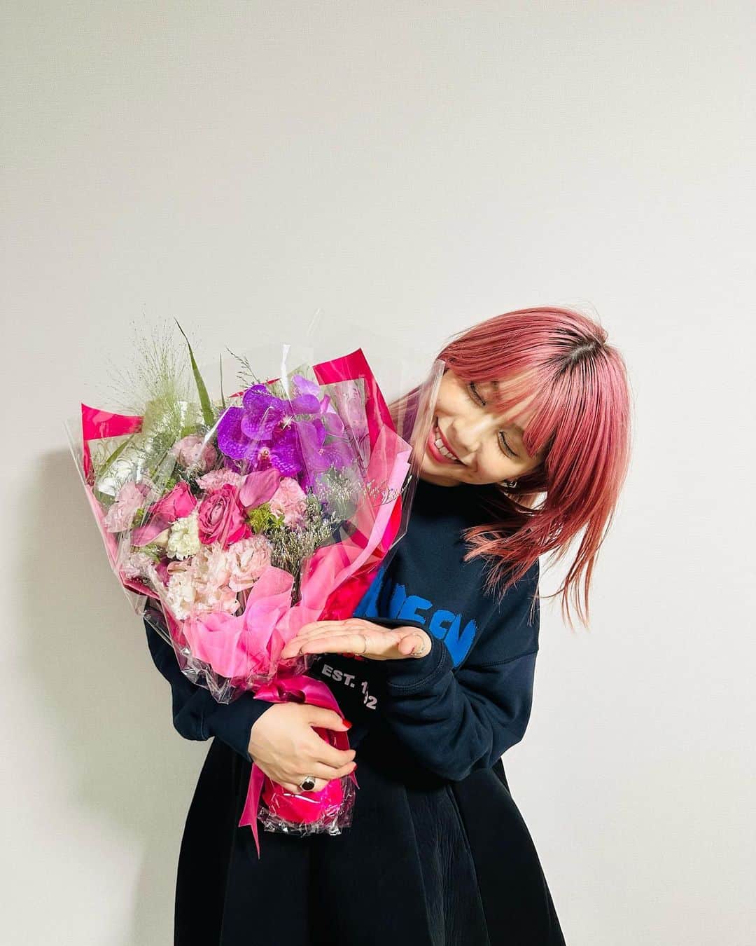 田中美麗さんのインスタグラム写真 - (田中美麗Instagram)「実は先日、ドラマ撮影、クランクアップしました✨  本当に長いようであっという間の撮影期間でした。 そして得たものも沢山。 本当にいい経験をさせていただきました。  スタッフの皆様、お疲れ様でした！ そしてありがとうございました！  また近々、FCのブログにでも 語らせていただこうかしら♡  放送お楽しみに！  @kouiunogaii_abc」10月4日 19時15分 - mirei_tanaka_
