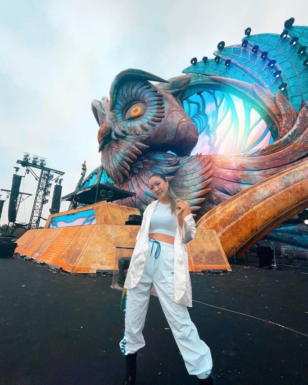 ᴍᴀʏᴀさんのインスタグラム写真 - (ᴍᴀʏᴀInstagram)「Had a great time at @edc__china Happy to meet again ✌︎☺︎  フェスの良いところはパフォーマンスはもちろん色んな国で仲良くなったアーティストと再会できること😊」10月4日 19時18分 - yamatomaya_jp