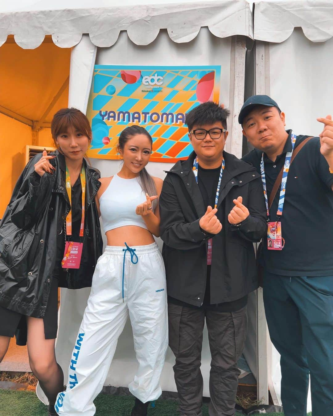 ᴍᴀʏᴀさんのインスタグラム写真 - (ᴍᴀʏᴀInstagram)「Had a great time at @edc__china Happy to meet again ✌︎☺︎  フェスの良いところはパフォーマンスはもちろん色んな国で仲良くなったアーティストと再会できること😊」10月4日 19時18分 - yamatomaya_jp