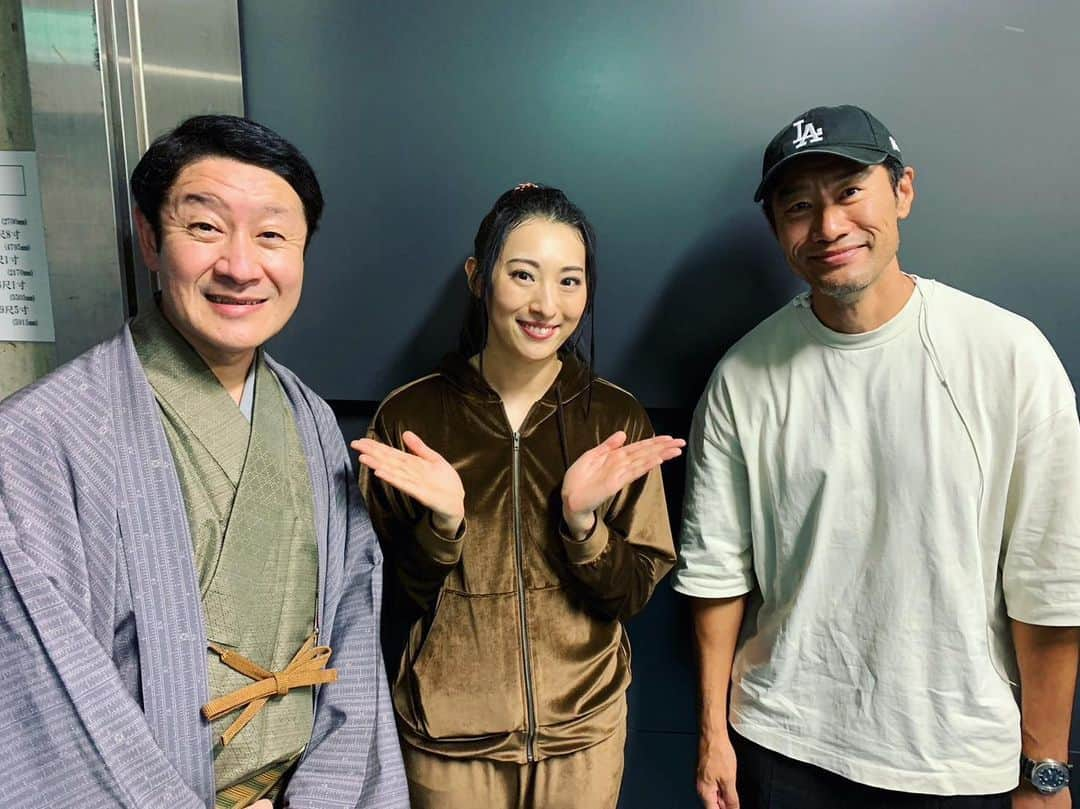 平山祐介さんのインスタグラム写真 - (平山祐介Instagram)「別班、再招集⛩️  珠城りょう主演ミュージカル 🔴「天翔ける風に」🔴  ホントに面白かったのよ、これが。 まだの方、行くべし＠東京芸術劇場にて10/9まで 兵庫・豊橋公演もありまーす 久々に笑三郎さんにもお会い出来ますた。  そして本日、りょうちゃんお誕生日！ おめでとうごさいまーす㊗️  #珠城りょう #天翔ける風に  #東京芸術劇場 #ミュージカル  #市川笑三郎 #別班 #VIVANT  #平山祐介 #yusukehirayama」10月4日 19時33分 - yusukehirayama_