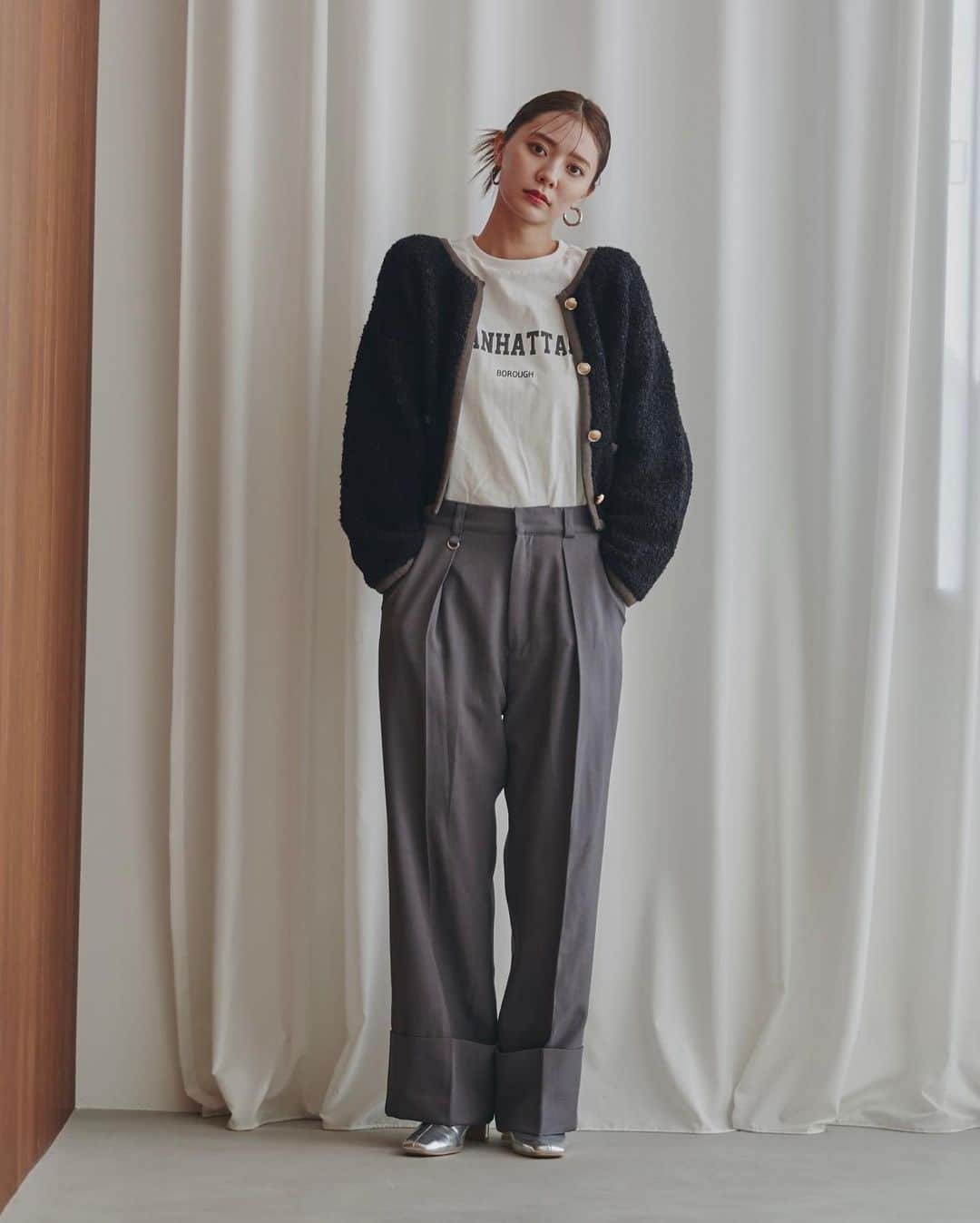 N.さんのインスタグラム写真 - (N.Instagram)「今人気の羽織りアイテム✨  肌寒くなってきた今、N.では ジャケットやニットカーデなどバリエーション豊富にご用意しています✨  気になるアイテムは🏷をチェック☑︎  どのスタイルがお好きですかー？♡  川津明日香さんAUTUMN NEW STANDARD 📖  気になるアイテムはタグをチェック☑︎  ------------------ #川津明日香 さん #エヌナチュラルビューティーベーシック #ジャケット#ジャケットコーデ#ニットカーデ#ワンピース#レイヤード#ツイードジレ#グレーパンツ#ジャケット #秋羽織り#ニット #ブラウス#新作入荷#通勤アイテム #新作アイテム#デニムコーデ#ニットカーデ#秋コーデ #nnaturalbeautybasic」10月4日 19時41分 - n._official