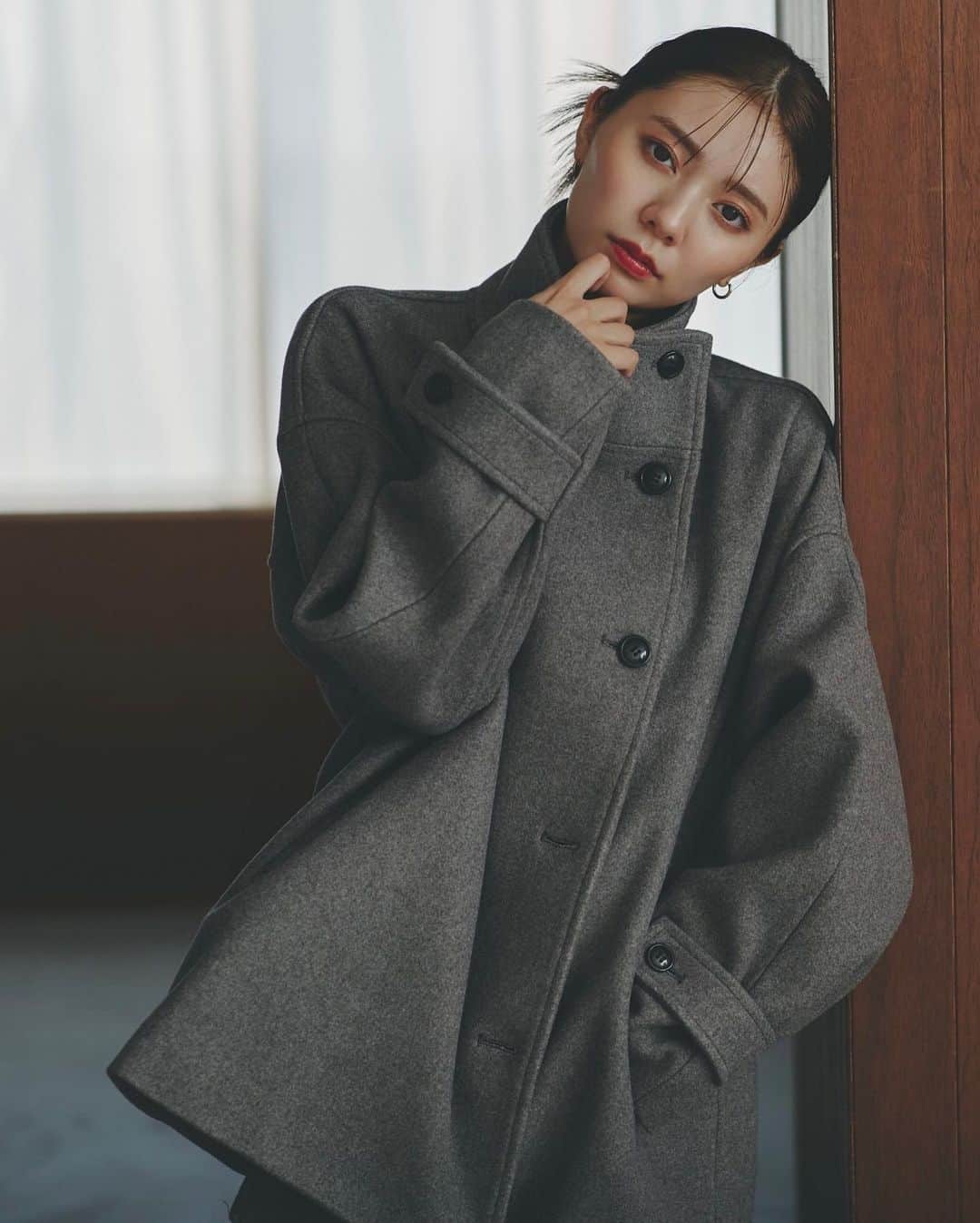 N.さんのインスタグラム写真 - (N.Instagram)「今人気の羽織りアイテム✨  肌寒くなってきた今、N.では ジャケットやニットカーデなどバリエーション豊富にご用意しています✨  気になるアイテムは🏷をチェック☑︎  どのスタイルがお好きですかー？♡  川津明日香さんAUTUMN NEW STANDARD 📖  気になるアイテムはタグをチェック☑︎  ------------------ #川津明日香 さん #エヌナチュラルビューティーベーシック #ジャケット#ジャケットコーデ#ニットカーデ#ワンピース#レイヤード#ツイードジレ#グレーパンツ#ジャケット #秋羽織り#ニット #ブラウス#新作入荷#通勤アイテム #新作アイテム#デニムコーデ#ニットカーデ#秋コーデ #nnaturalbeautybasic」10月4日 19時41分 - n._official