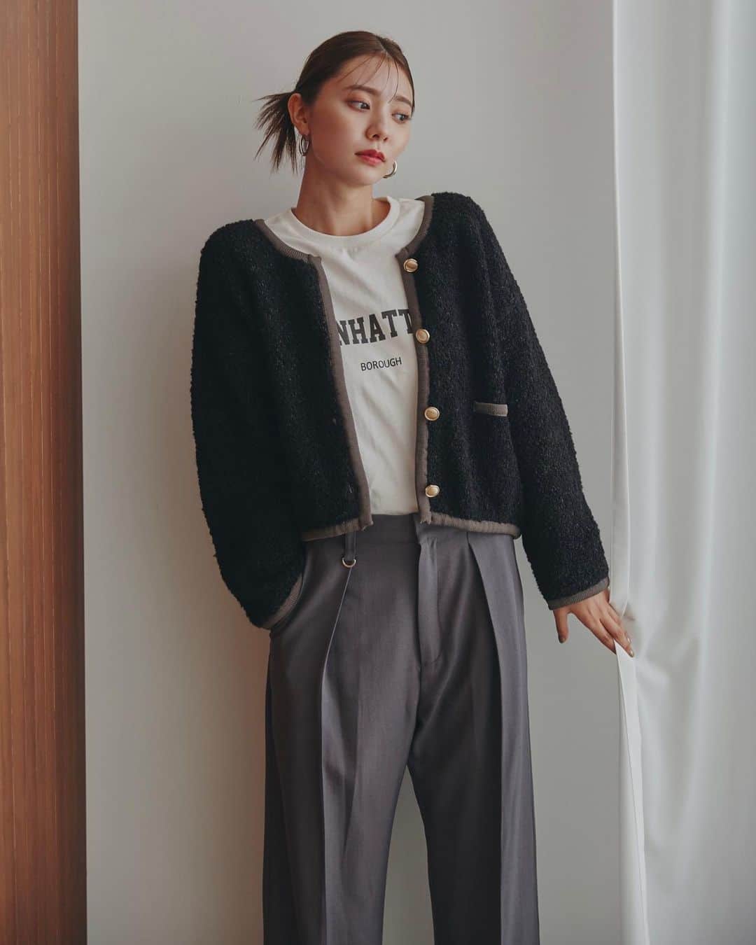 N.さんのインスタグラム写真 - (N.Instagram)「今人気の羽織りアイテム✨  肌寒くなってきた今、N.では ジャケットやニットカーデなどバリエーション豊富にご用意しています✨  気になるアイテムは🏷をチェック☑︎  どのスタイルがお好きですかー？♡  川津明日香さんAUTUMN NEW STANDARD 📖  気になるアイテムはタグをチェック☑︎  ------------------ #川津明日香 さん #エヌナチュラルビューティーベーシック #ジャケット#ジャケットコーデ#ニットカーデ#ワンピース#レイヤード#ツイードジレ#グレーパンツ#ジャケット #秋羽織り#ニット #ブラウス#新作入荷#通勤アイテム #新作アイテム#デニムコーデ#ニットカーデ#秋コーデ #nnaturalbeautybasic」10月4日 19時41分 - n._official