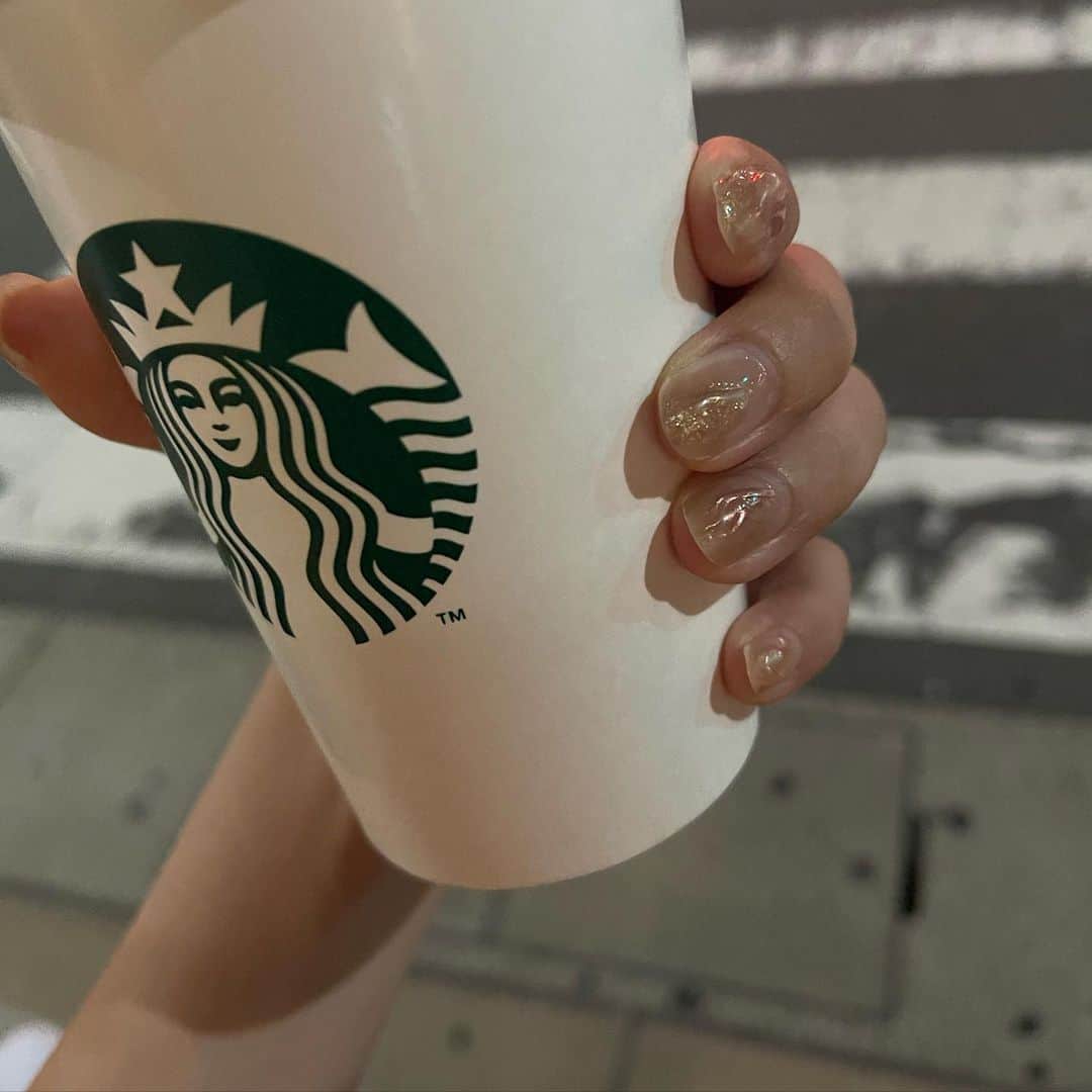 のインスタグラム：「💅🏻 やっぱり #クリアネイル が好き🫧」