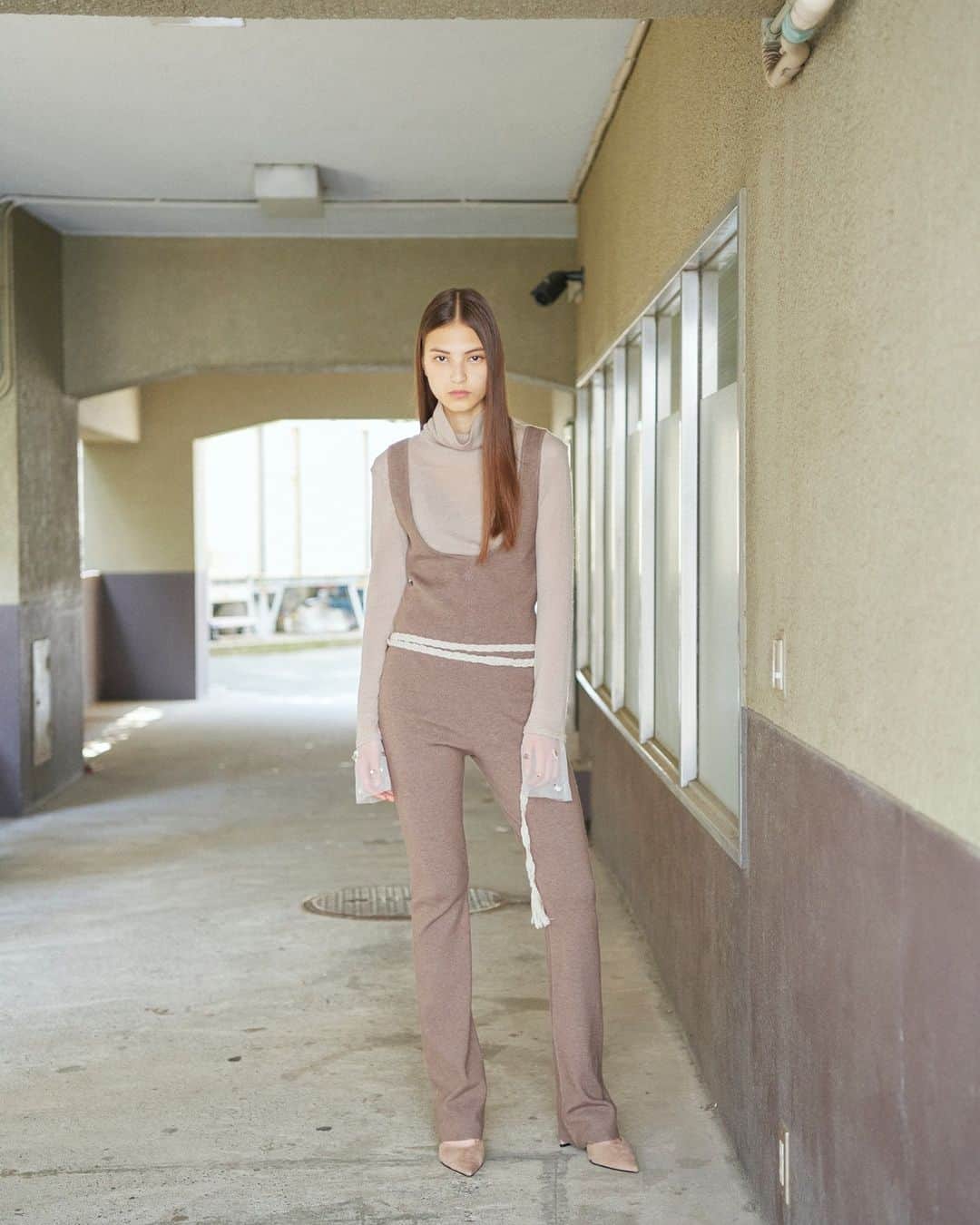 のインスタグラム：「2023 fall winter collection knit all-in-one / brown  mesh jersey turtle tops / beige   #tiittokyo #AW23」
