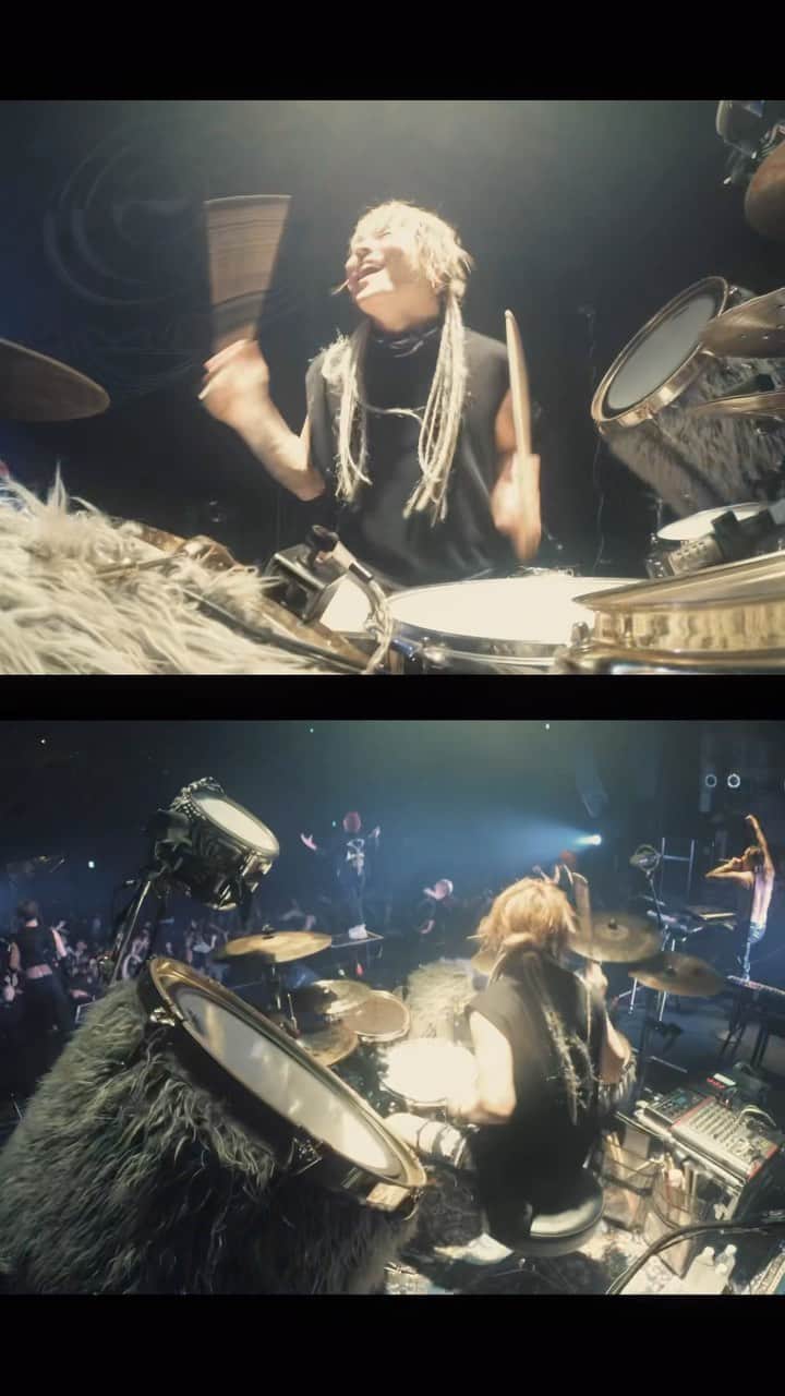 Tatsuya Amanoのインスタグラム：「Short drum cam from DAWN tour Tokyo🥁🔥 ⁡ song : Diavolos ⁡ #Drums #DrumCam #SJCdrums #meinlcymbals #promarksticks #Roland #pearleliminatorredline #Lewitt #ZoomH8 #ドラム」