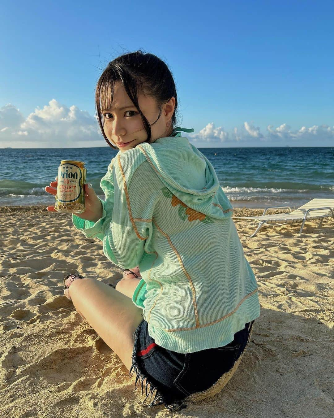 山口みらんさんのインスタグラム写真 - (山口みらんInstagram)「🌊🌊  最近、遅めの夏休みと題して  沖縄🌴🌺✈  念願の行ってきたんだ(˶> <˶)♡  とても気分転換になりました✨  実はその前には北海道も行ってて、ちょこちょこ旅行での写真を投稿するのでお付き合い下さい∪︎･ω･∪︎   #沖縄  #恩納村  #谷茶ビーチ  #リザンシーパークホテル谷茶ベイ  #japanesegirl  #japanese  #japan #japaneseculture  #japanesegirls #自撮り #自拍 #いいね返し#followme #followforfollwback #フォローミー #girl   #生ビール  #お酒好きな人と繋がりたい  #お酒好き女子」10月4日 20時01分 - yamaguchi_miran