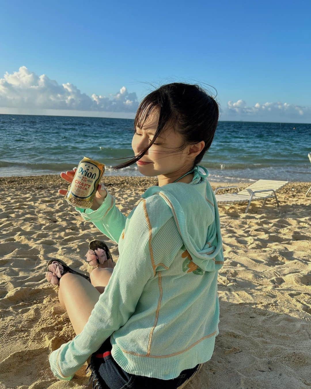 山口みらんさんのインスタグラム写真 - (山口みらんInstagram)「🌊🌊  最近、遅めの夏休みと題して  沖縄🌴🌺✈  念願の行ってきたんだ(˶> <˶)♡  とても気分転換になりました✨  実はその前には北海道も行ってて、ちょこちょこ旅行での写真を投稿するのでお付き合い下さい∪︎･ω･∪︎   #沖縄  #恩納村  #谷茶ビーチ  #リザンシーパークホテル谷茶ベイ  #japanesegirl  #japanese  #japan #japaneseculture  #japanesegirls #自撮り #自拍 #いいね返し#followme #followforfollwback #フォローミー #girl   #生ビール  #お酒好きな人と繋がりたい  #お酒好き女子」10月4日 20時01分 - yamaguchi_miran