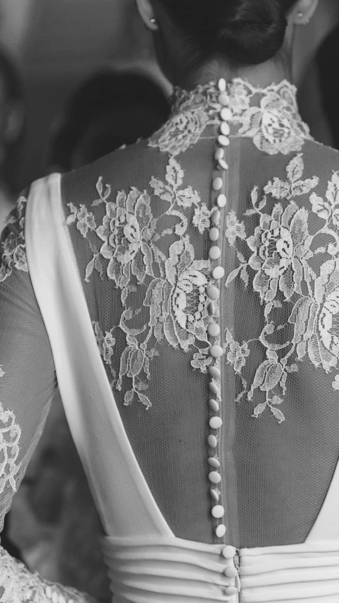 のインスタグラム：「Trust the process💛  Dresses: Lunas, Pyronia, Blissful, Divinity  Discover our #AtelierPronovias collection at our in-store event from October 5-9th, link in bio to book your appointment🔗」
