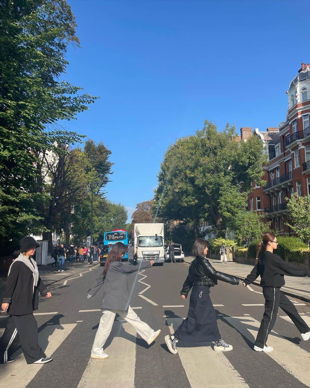 ユリ のインスタグラム：「🎹 ABBEY road  #london#abbeyroad #beatles」