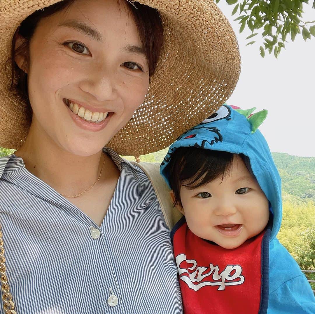 杉岡沙絵子さんのインスタグラム写真 - (杉岡沙絵子Instagram)「🎏⚾️💕 　 広島帰省をちょいと振り返ります☺️ 　 　 次女カープデビュー⚾️✨ デビューはもちろん2軍戦・由宇球場！！！！ 　 CSに向けてピッチャー陣は2回ずつの調整登板で 普段とは違う雰囲気を味わえました、、🥹✨✨✨ 　 　 そして別の日にはマツダスタジアムへ❤️ （試合はない日でグッズショップに寄っただけ🤣） 　 　 帰省中にCS出場が決まったり カープを存分に楽しめた帰省でした🎏 　 　 ・ ・ #広島帰省#夏休み #carp#由宇球場 #ソフトバンク大塚トレーナーに会えました✨ 　 #そして今カープ2位決定！！！！！！」10月4日 20時10分 - saeko_sugioka