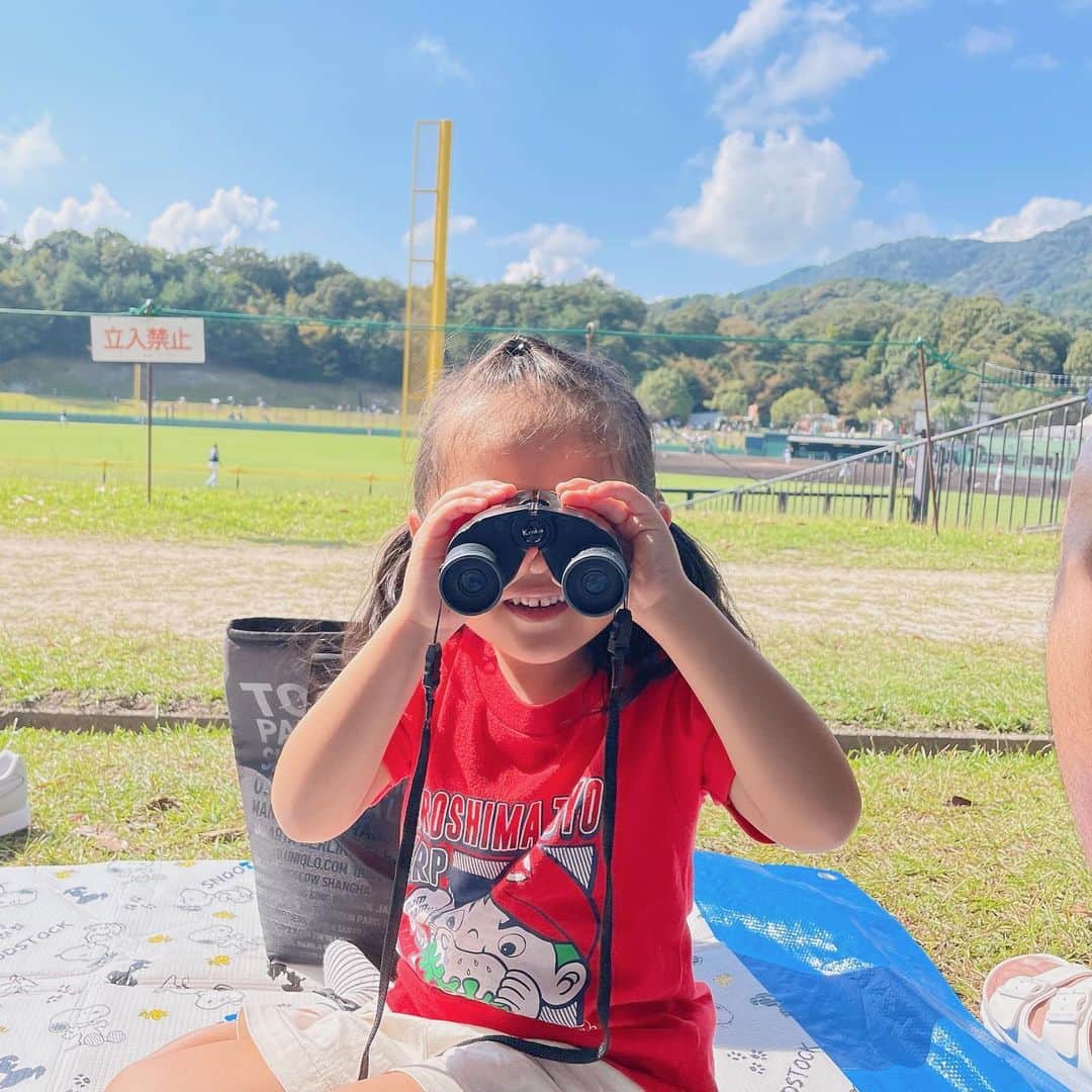 杉岡沙絵子さんのインスタグラム写真 - (杉岡沙絵子Instagram)「🎏⚾️💕 　 広島帰省をちょいと振り返ります☺️ 　 　 次女カープデビュー⚾️✨ デビューはもちろん2軍戦・由宇球場！！！！ 　 CSに向けてピッチャー陣は2回ずつの調整登板で 普段とは違う雰囲気を味わえました、、🥹✨✨✨ 　 　 そして別の日にはマツダスタジアムへ❤️ （試合はない日でグッズショップに寄っただけ🤣） 　 　 帰省中にCS出場が決まったり カープを存分に楽しめた帰省でした🎏 　 　 ・ ・ #広島帰省#夏休み #carp#由宇球場 #ソフトバンク大塚トレーナーに会えました✨ 　 #そして今カープ2位決定！！！！！！」10月4日 20時10分 - saeko_sugioka